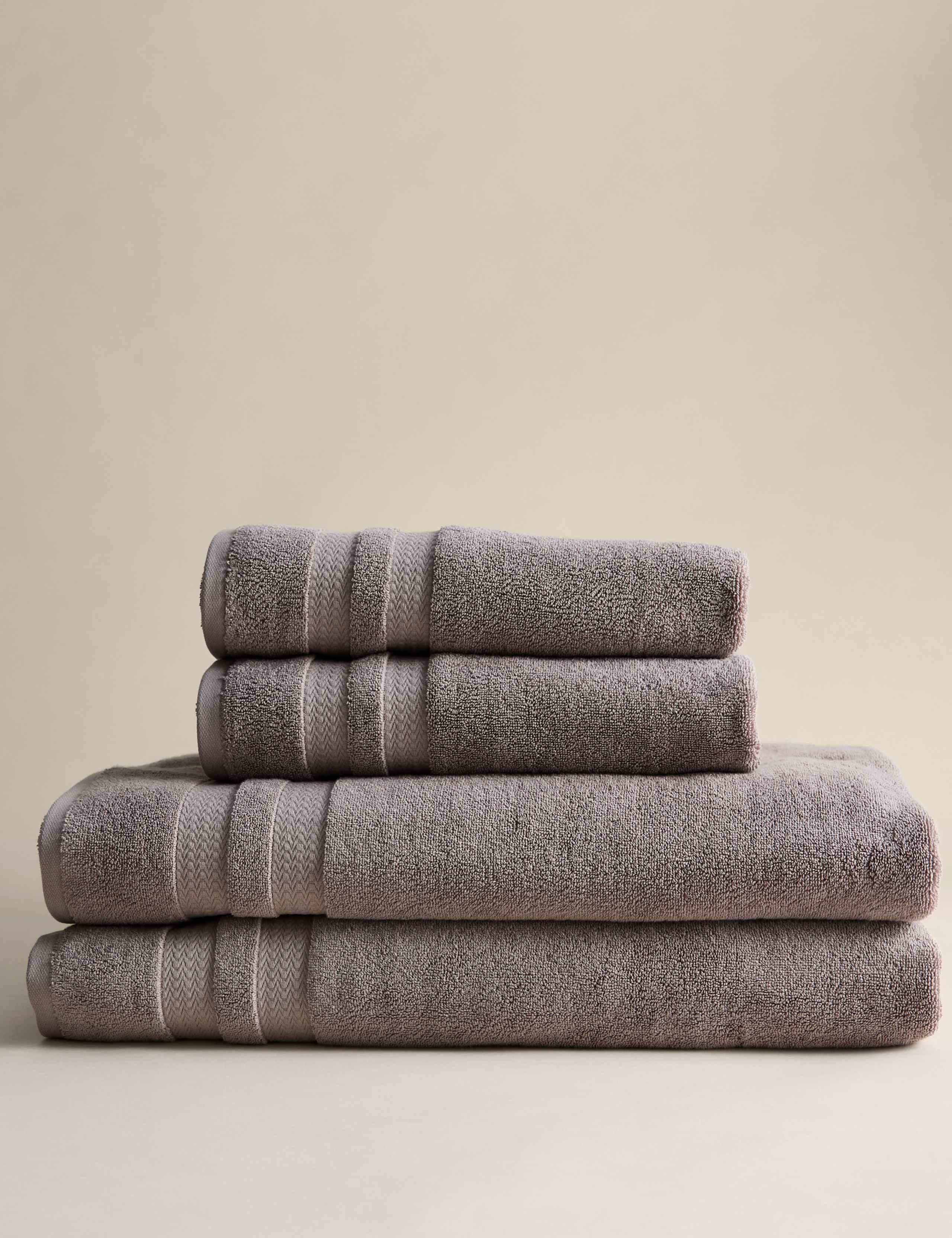 Set of 4 Special Guest Towel Bale