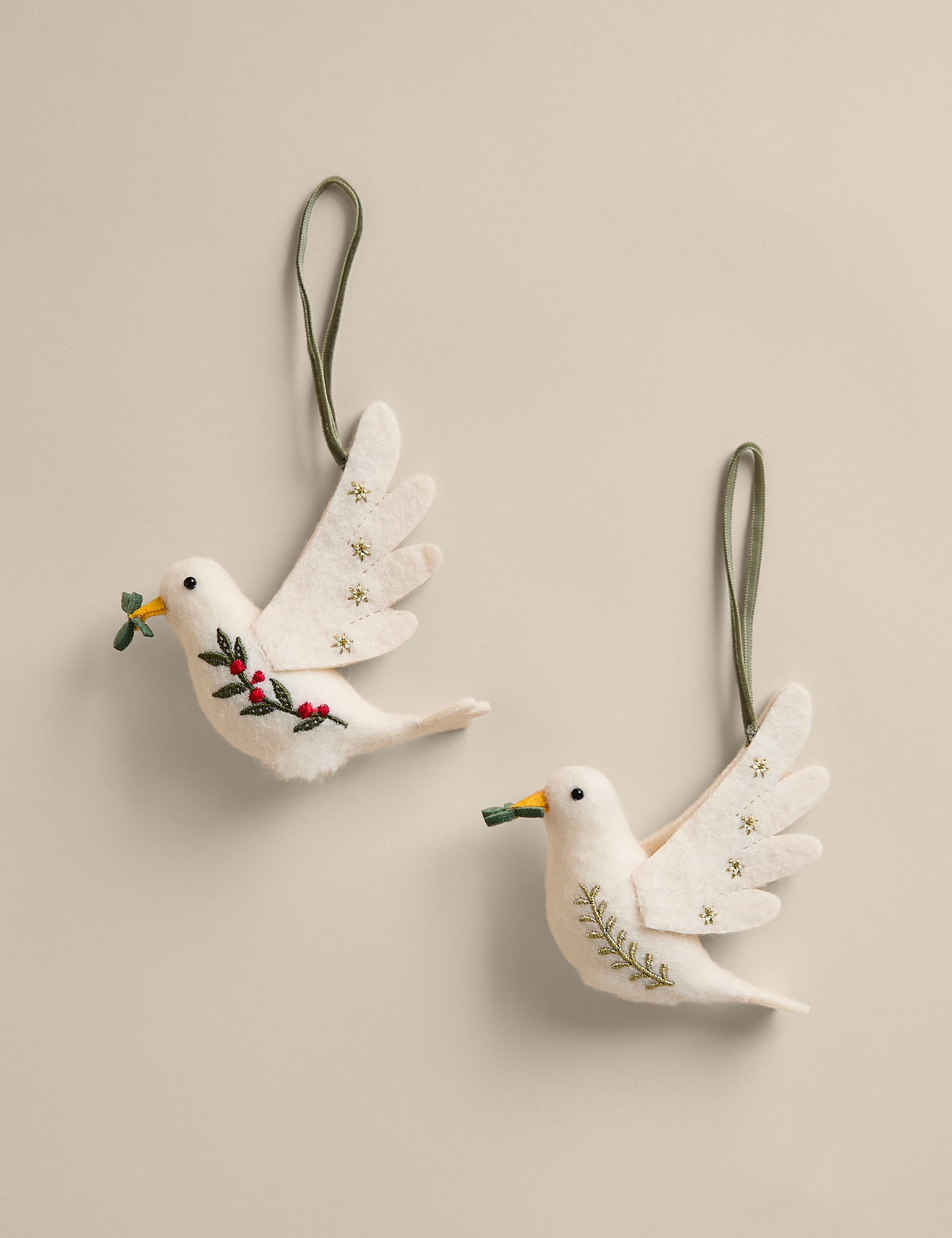 Set of 2 Felt Hanging Turtle Doves