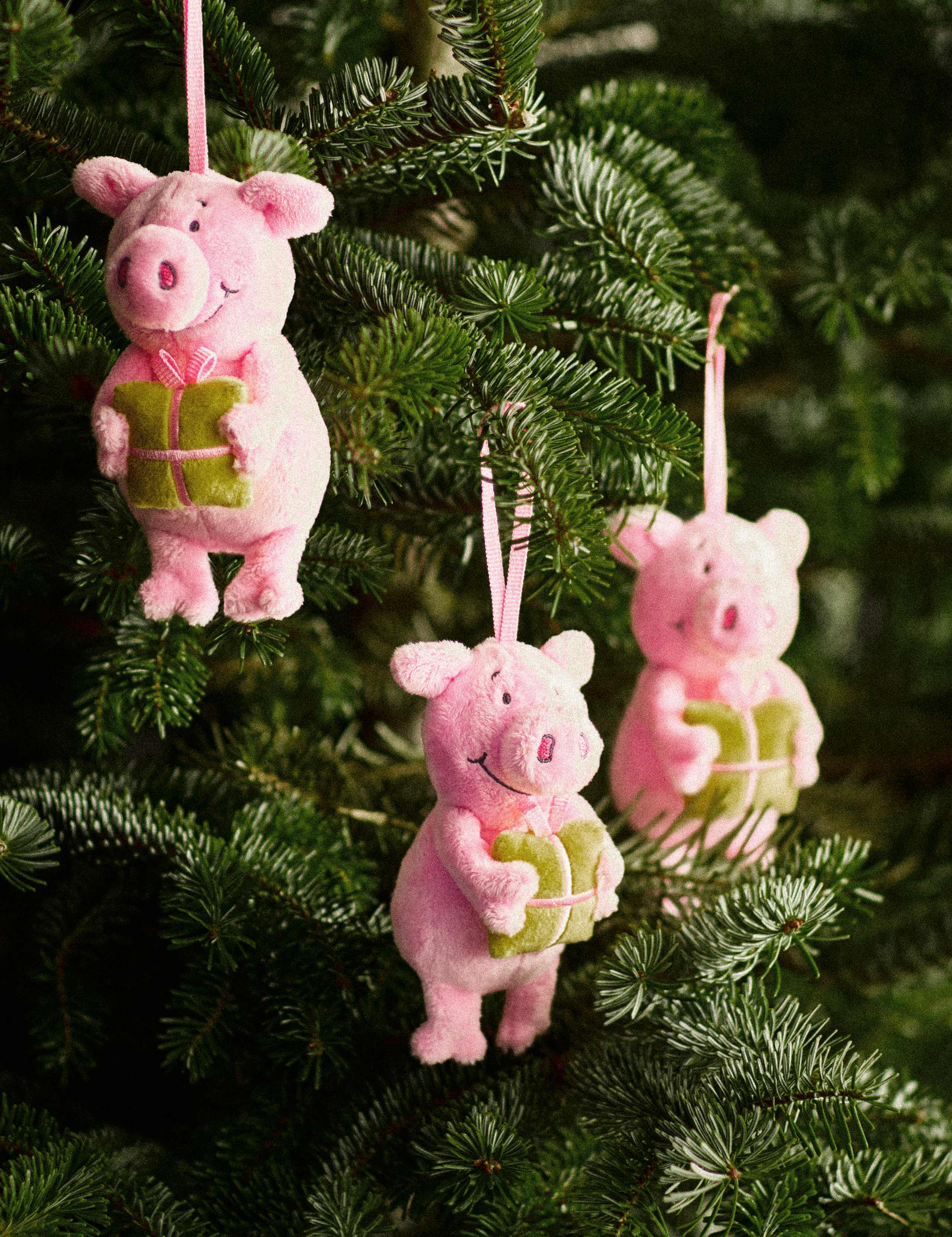 3pk Percy Pig™ Birthday Plushie Decorations