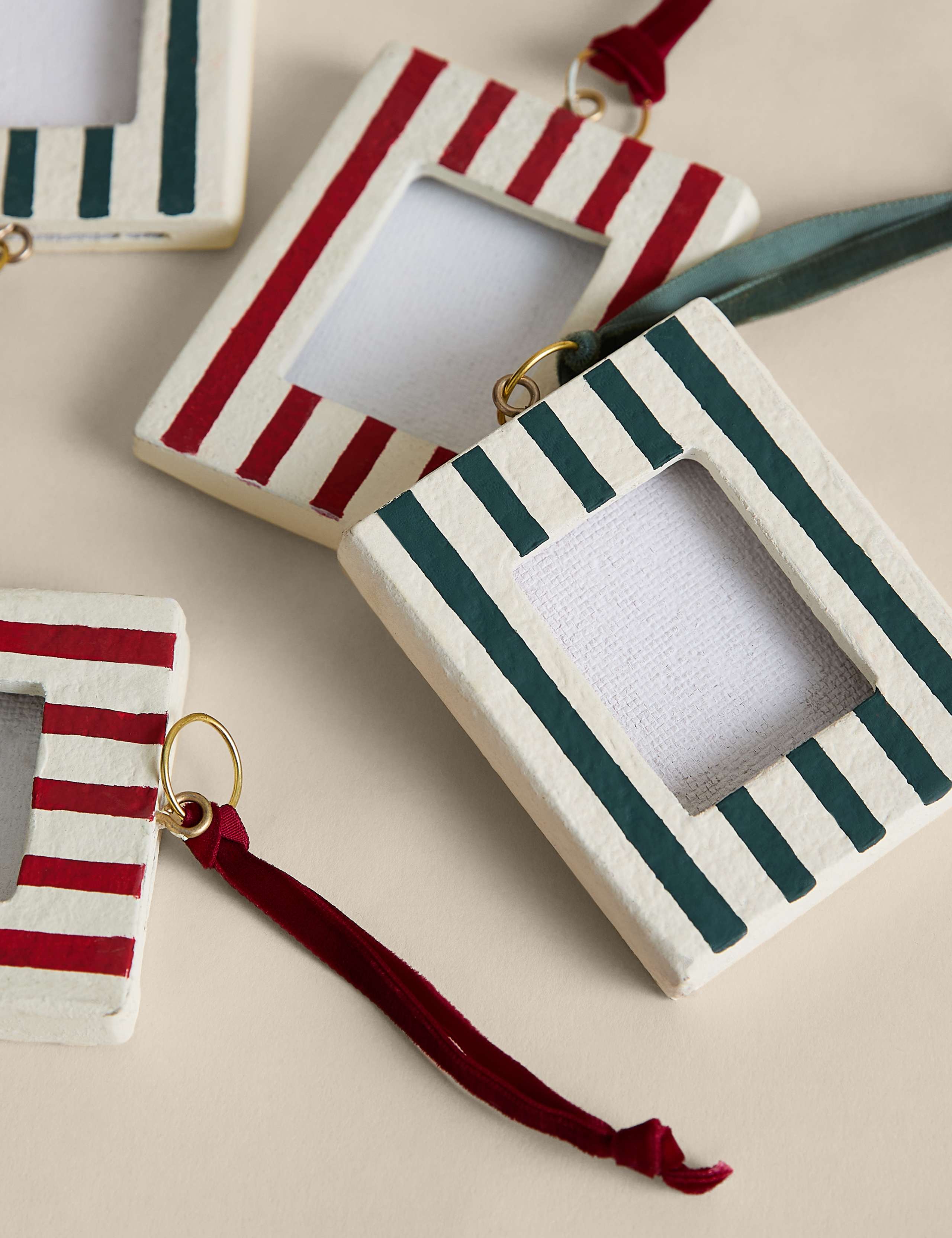 4 Pack Paper Hanging Striped Photo Frame Decorations