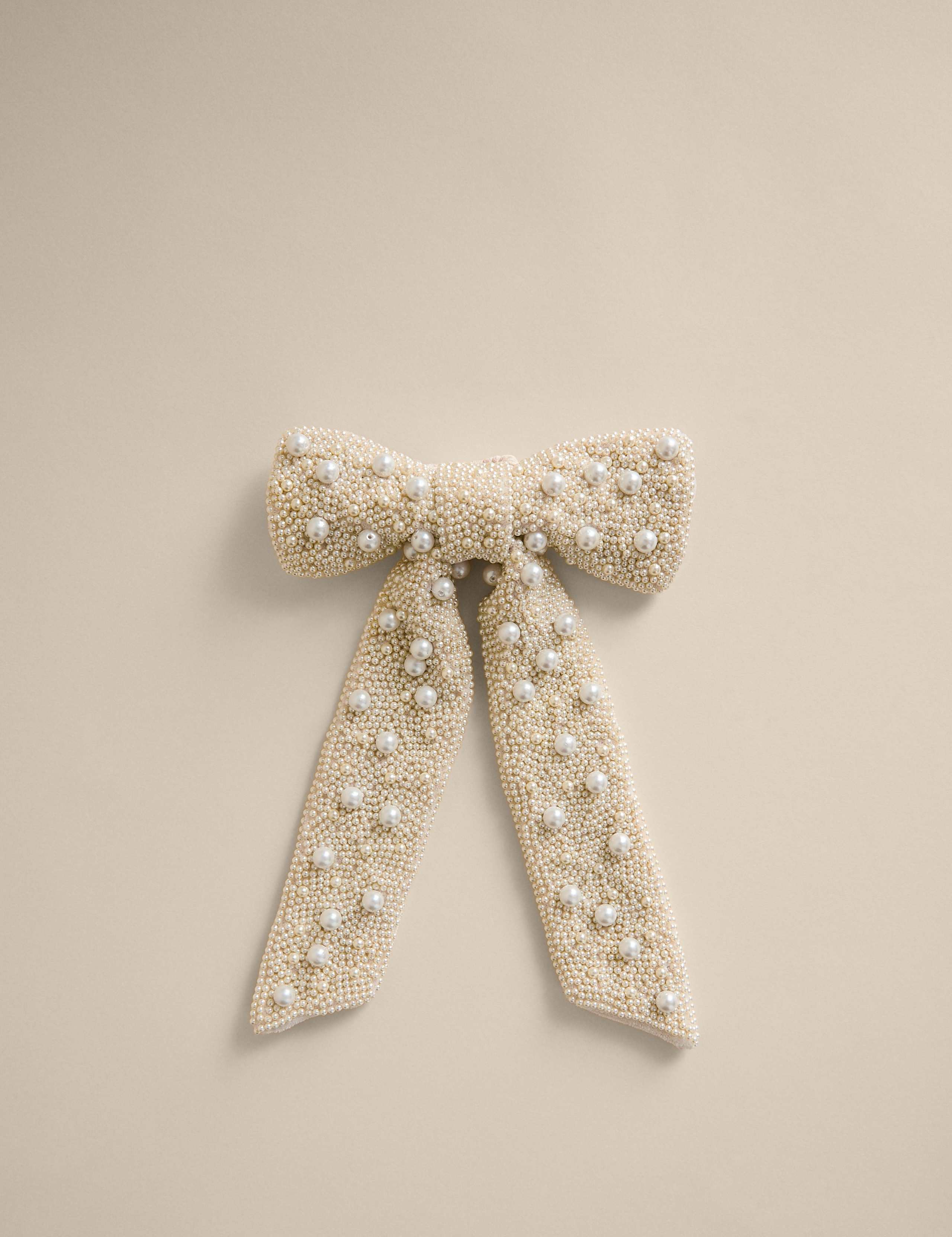 Cream Pearl Beaded Bow Tree Topper