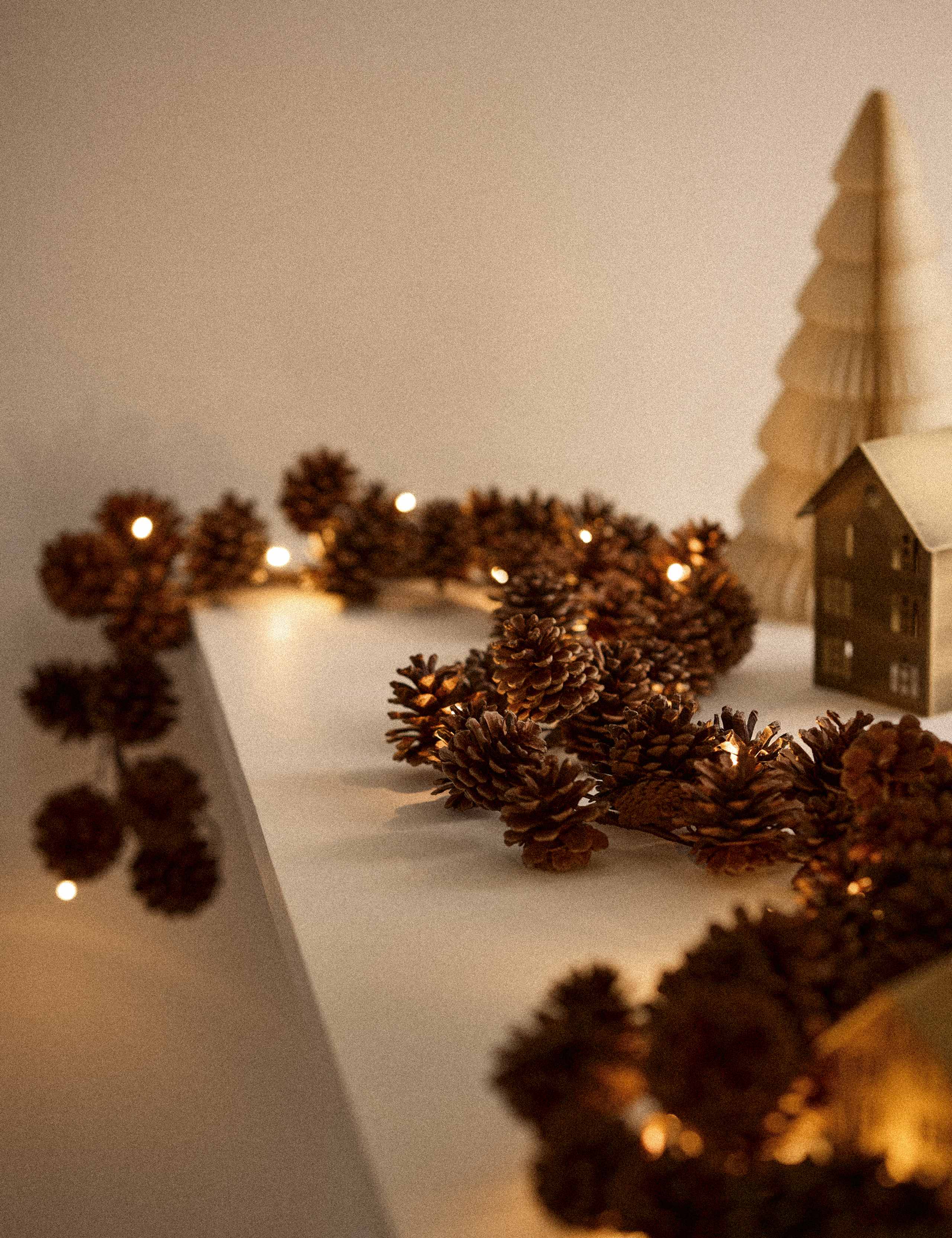 6ft Lit Pine Cone Garland