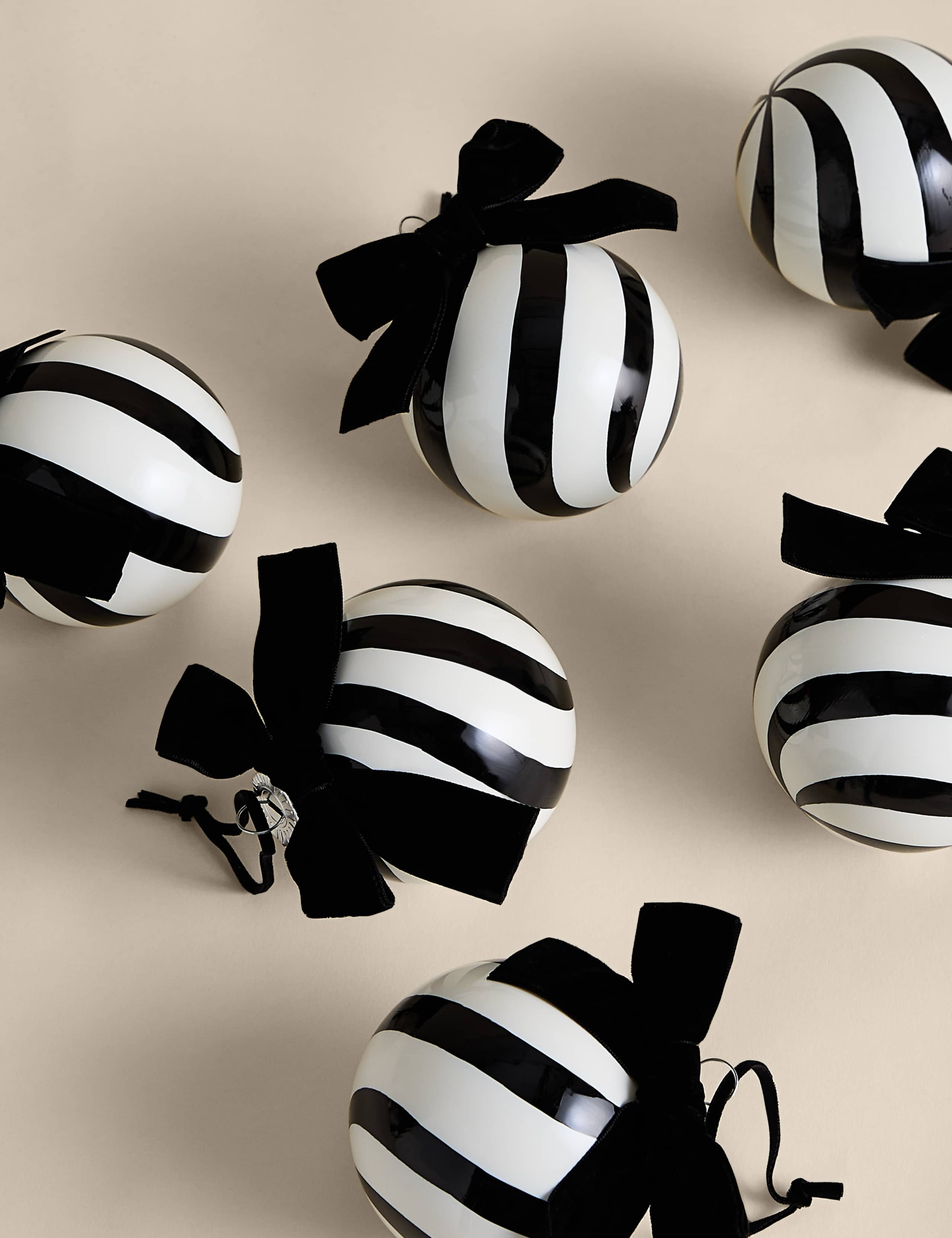 6 Pack Glass Monochrome Stripe Baubles