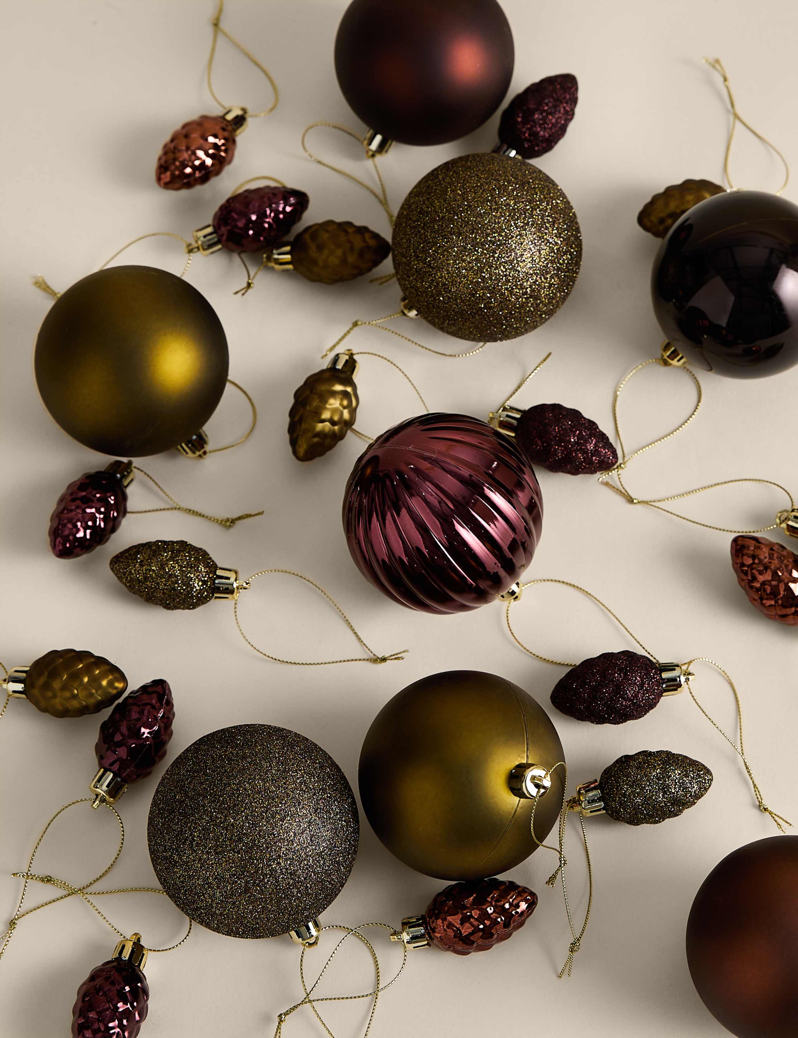 80 Pack Mix Shatterproof Baubles