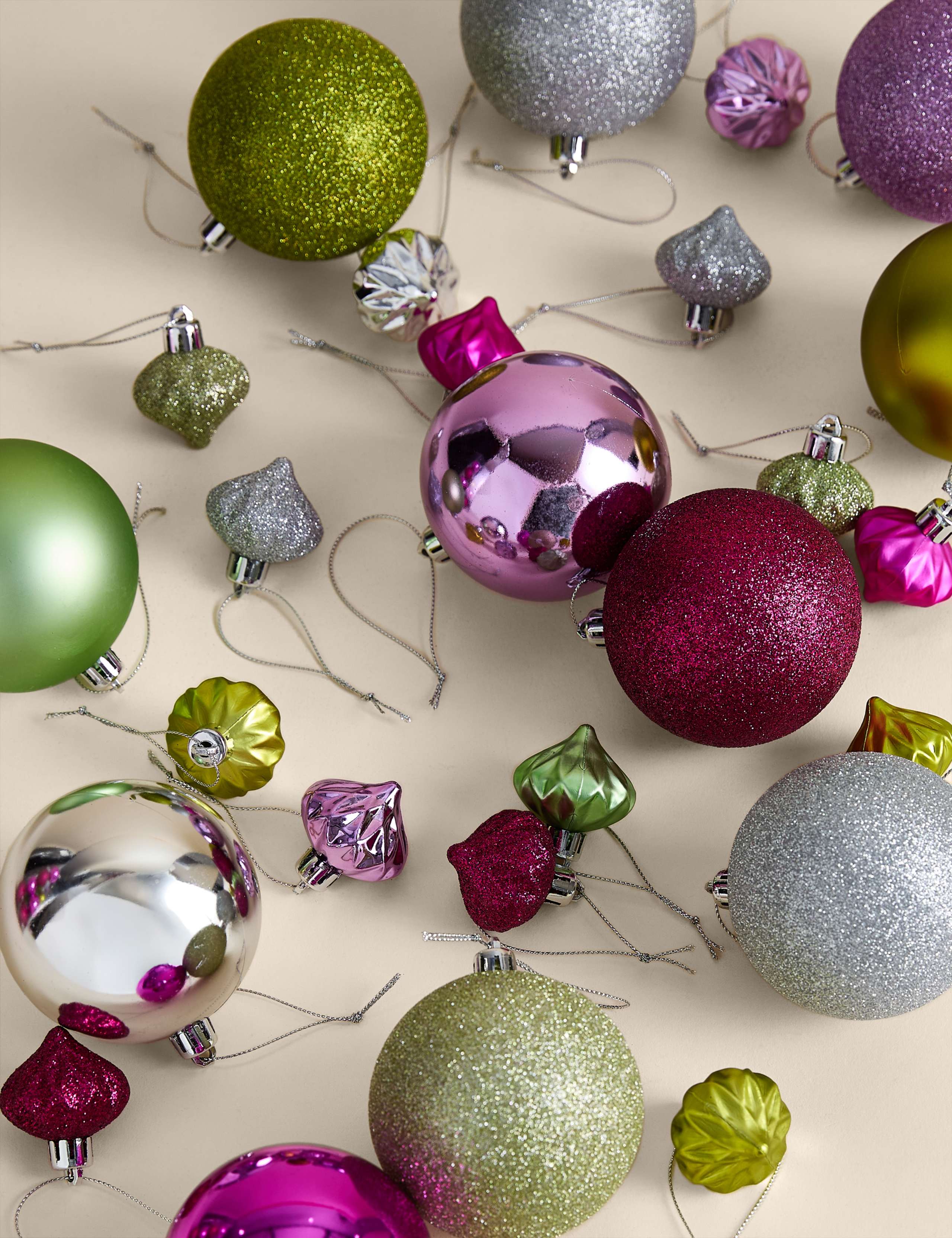 80 Pack Mix Shatterproof Baubles