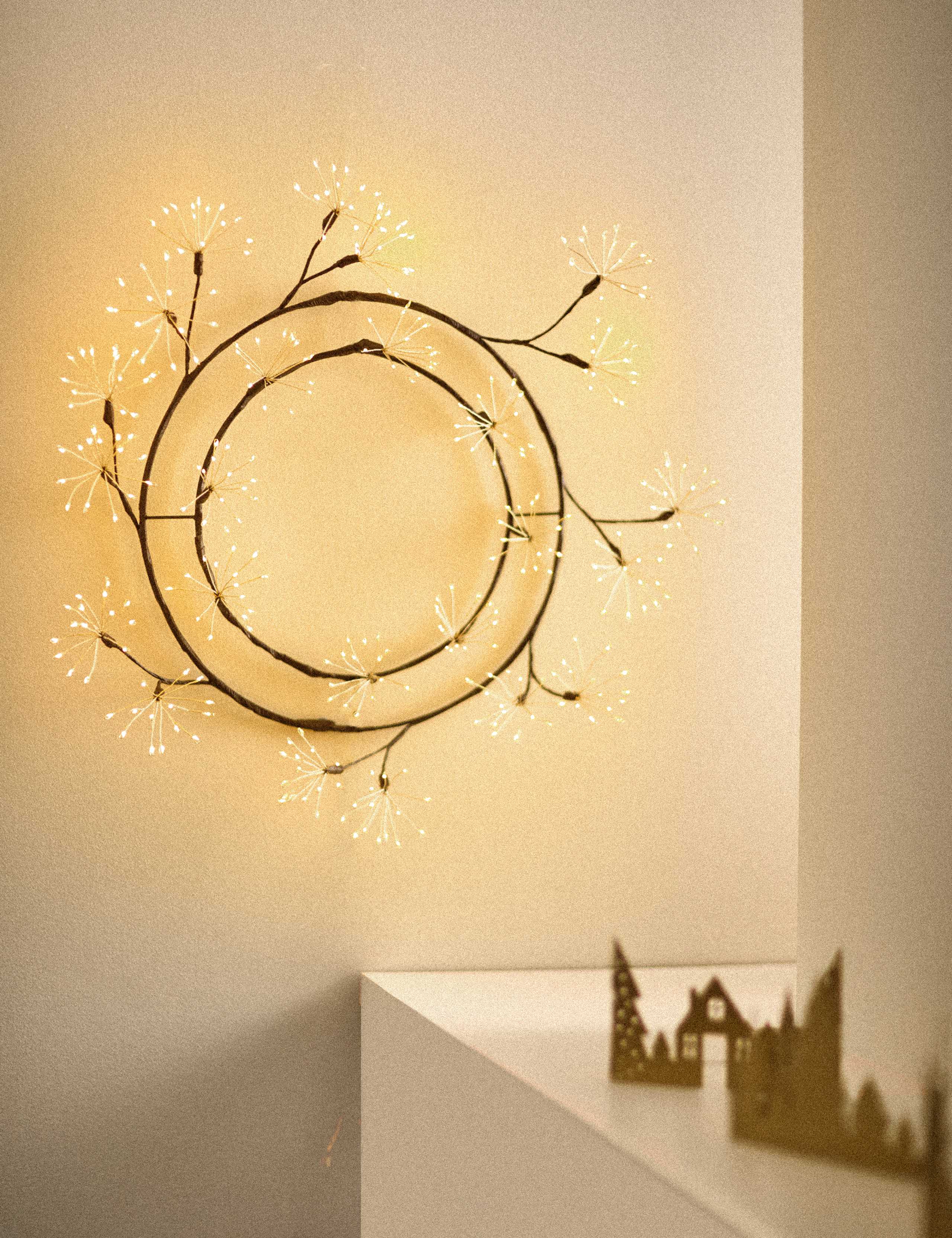 Light Up Cluster Wreath