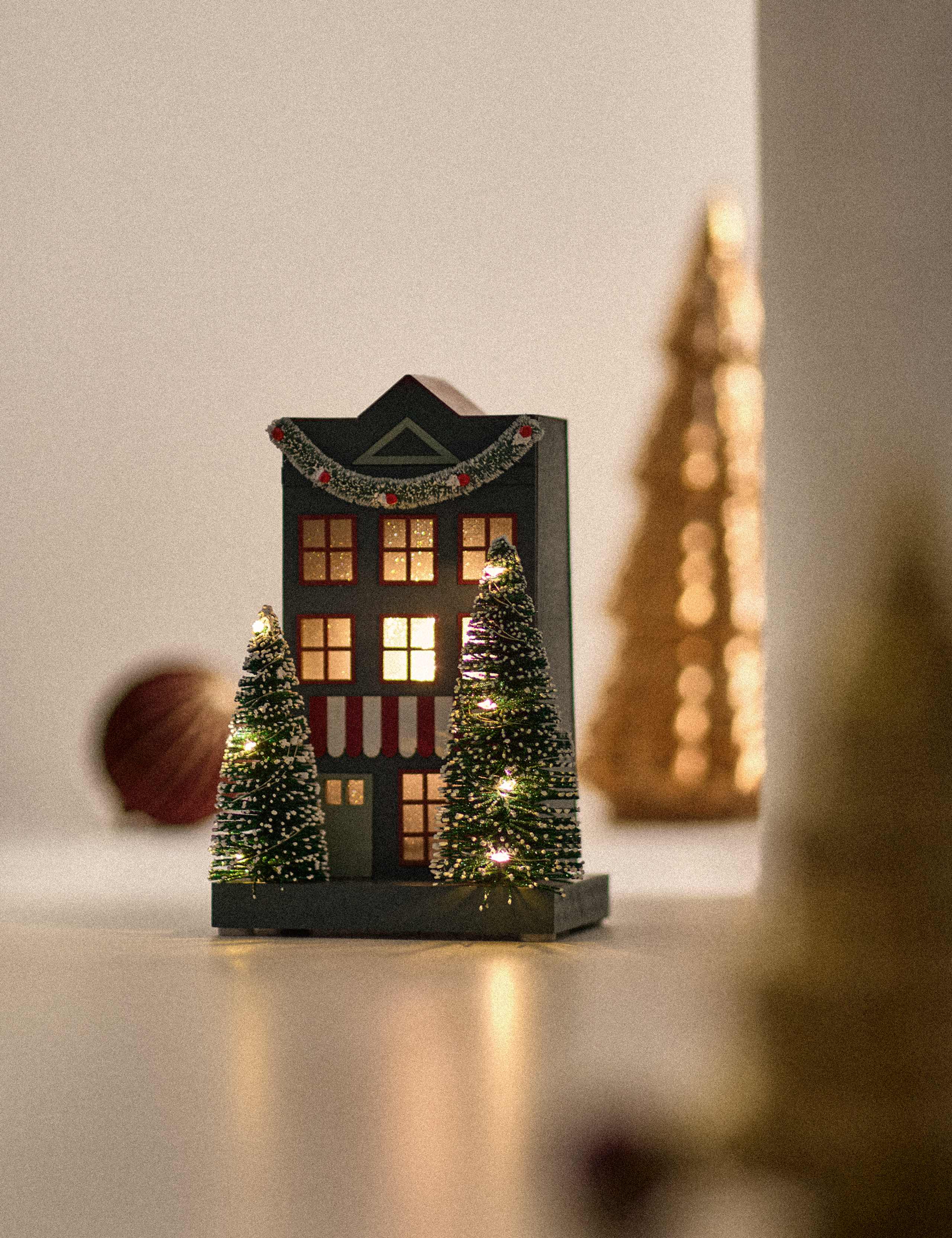 Wood Light Up House Decoration