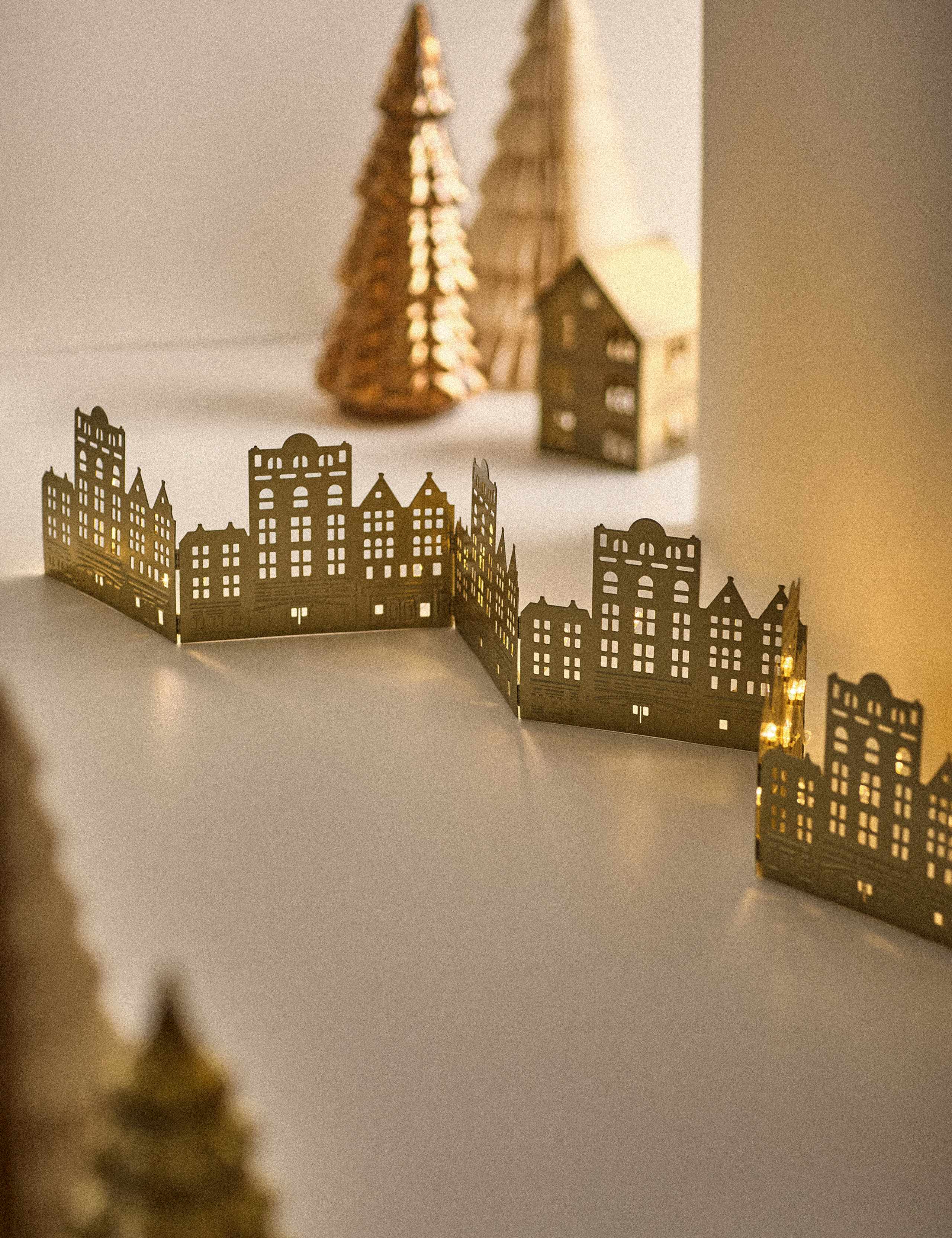 Light Up Window Scene Townhouse