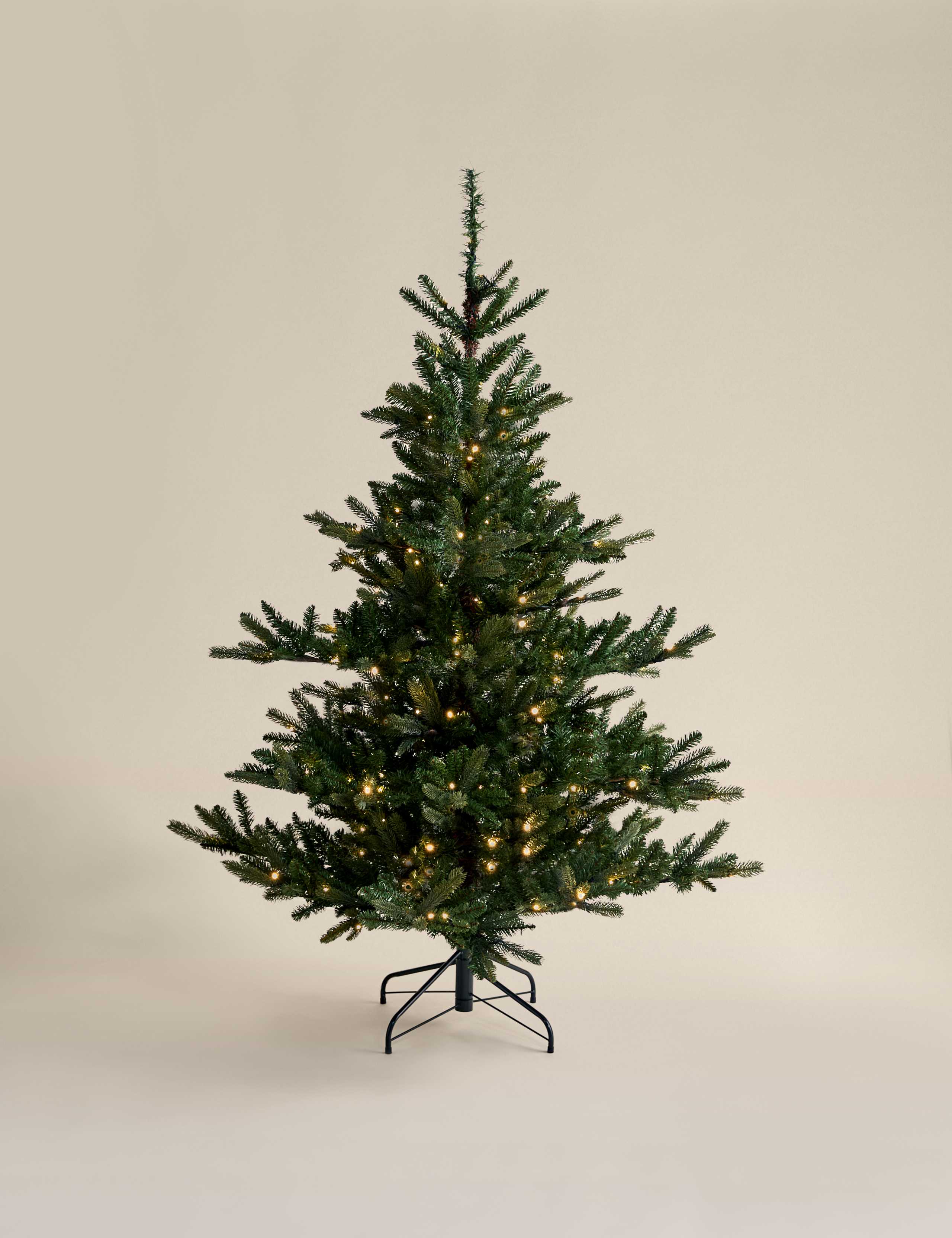6ft Pre Lit Noble Christmas Tree
