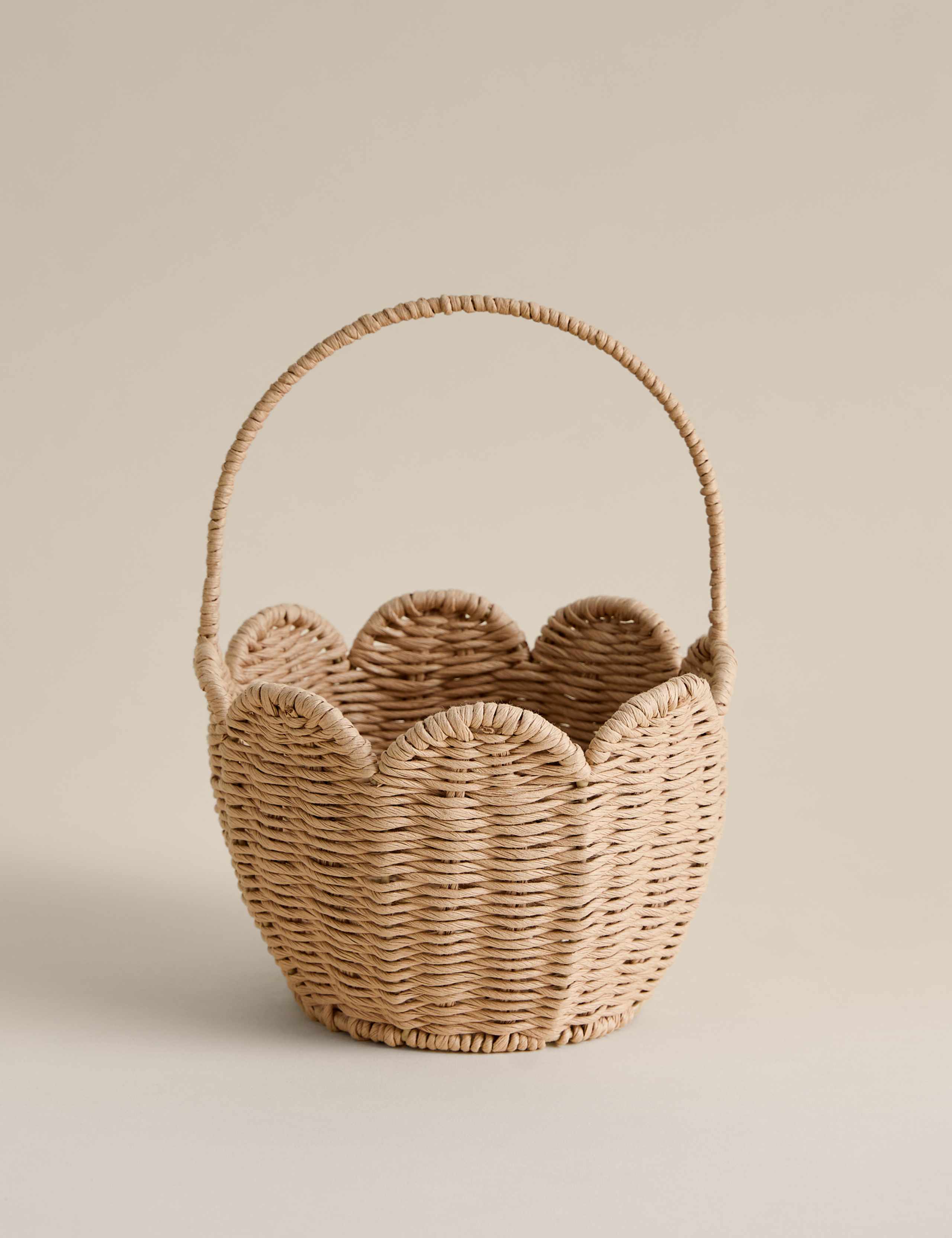 Woven Scallop Basket