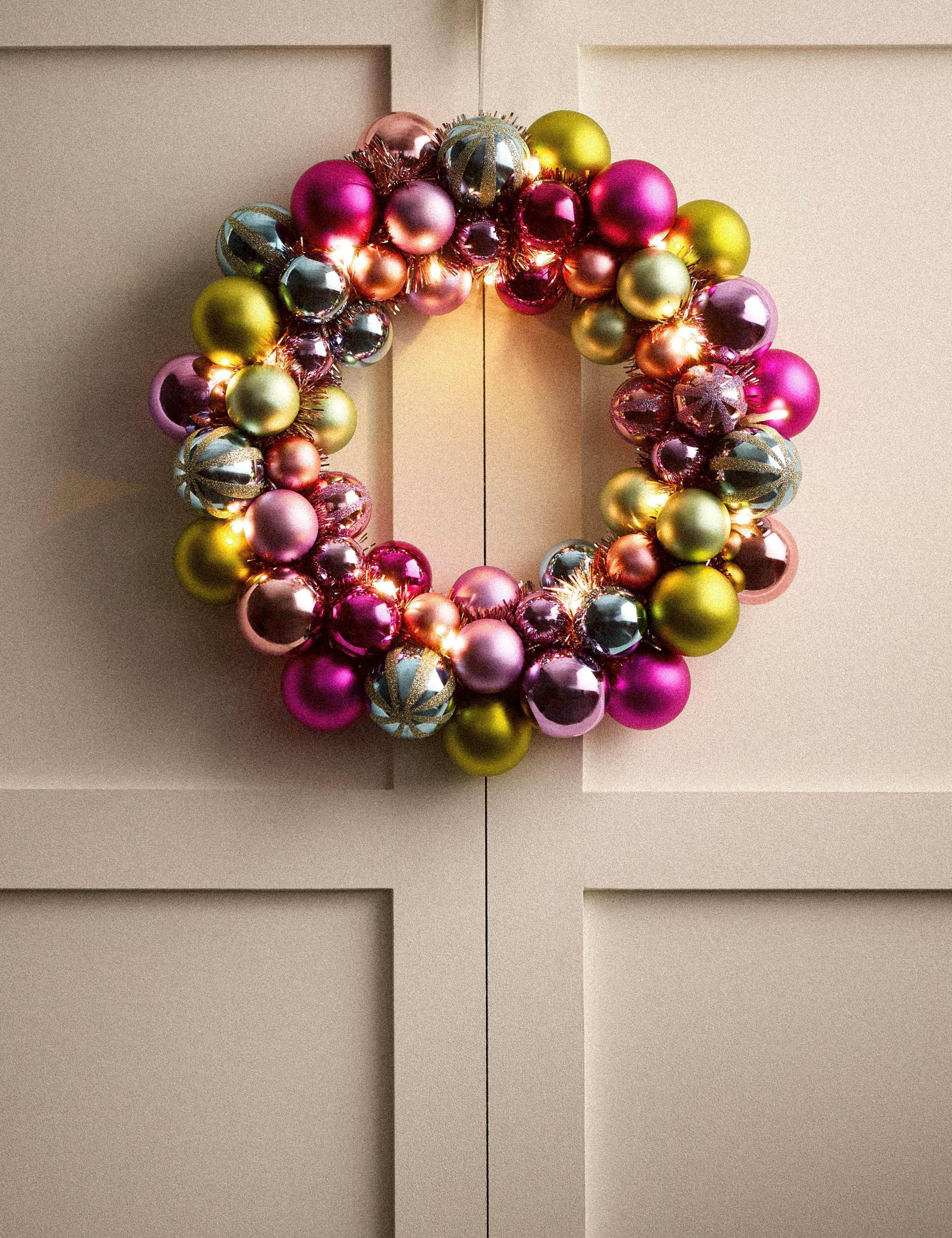 Light Up Bauble Wreath