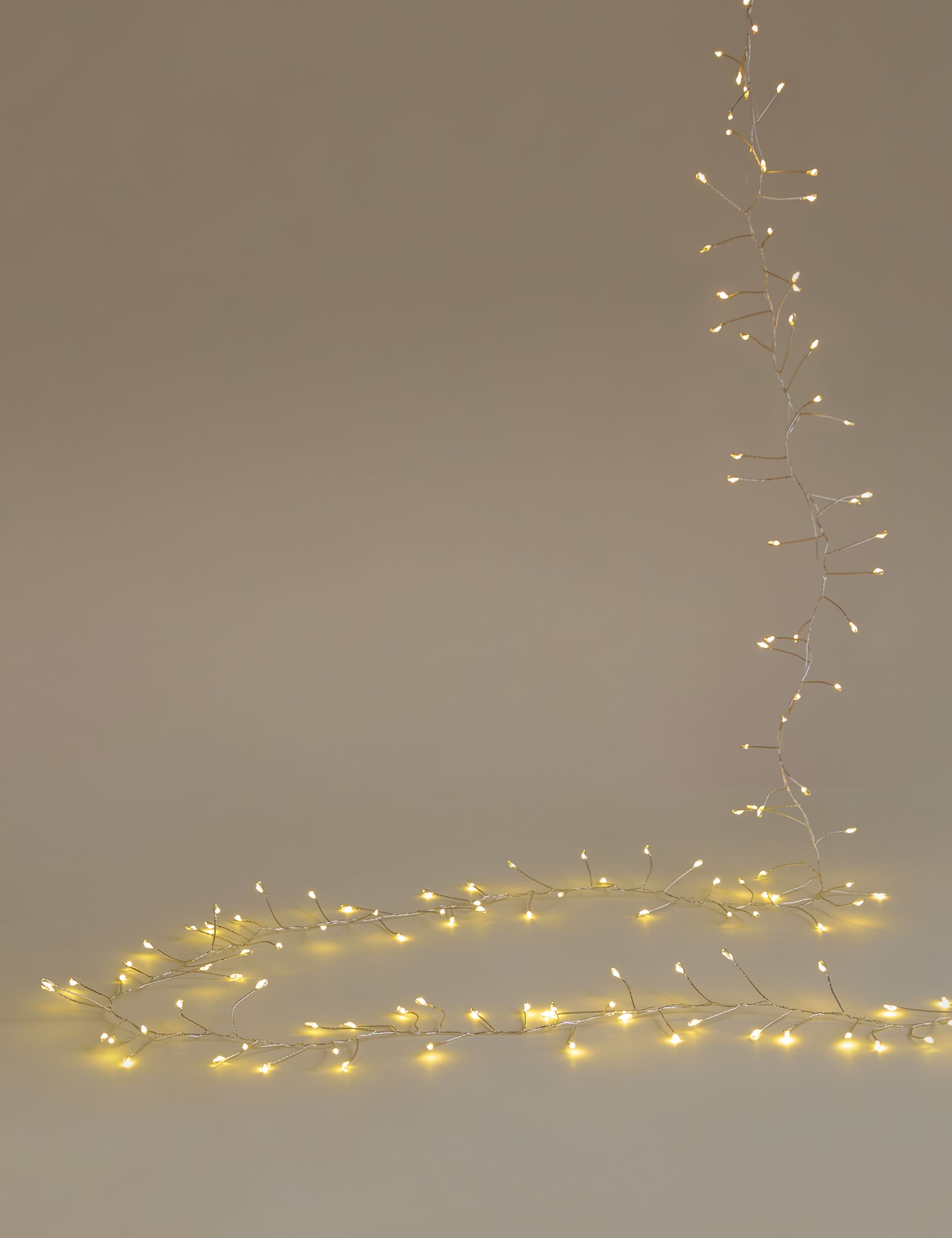 1000 Warm White Mains LED Cluster Lights
