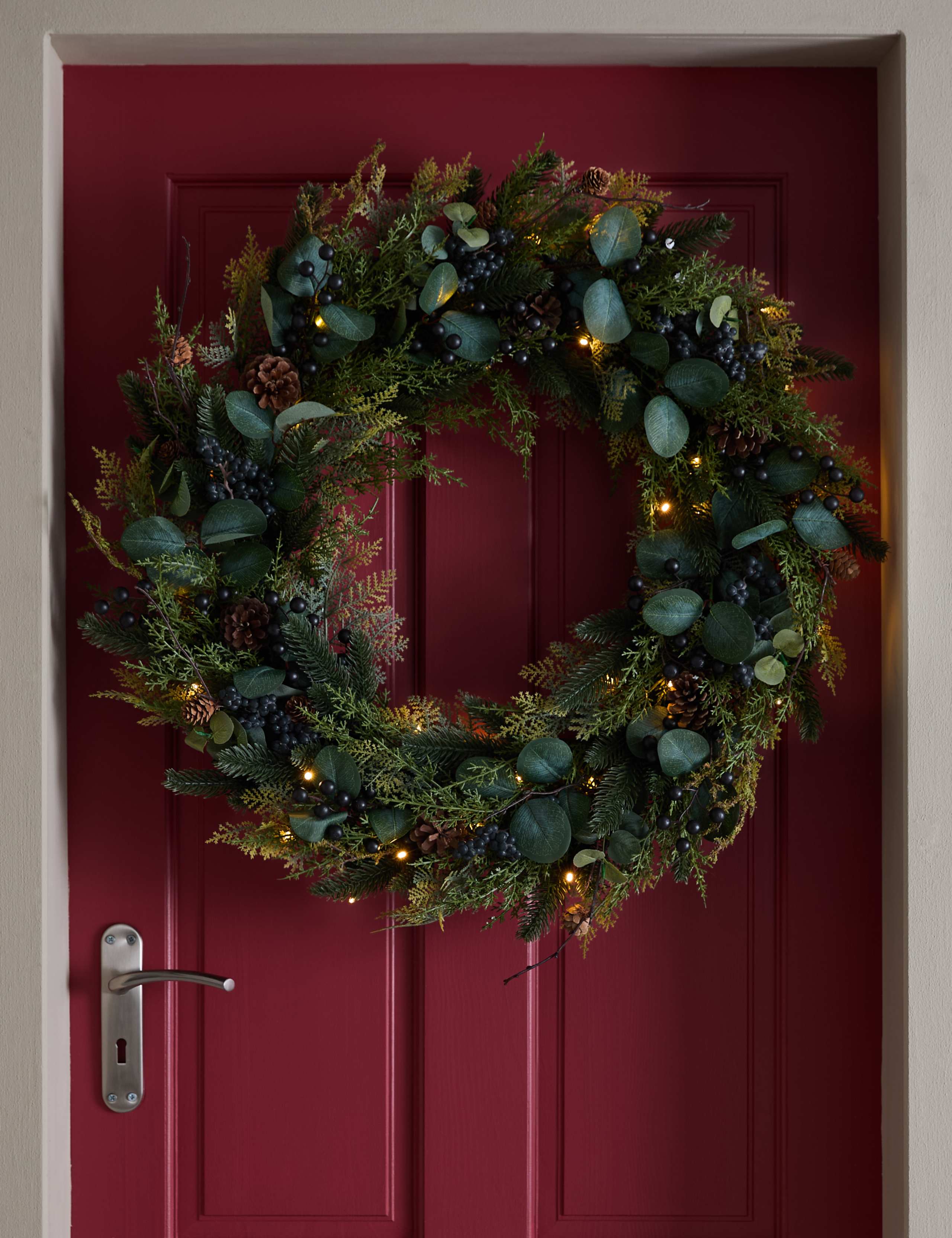 Extra Large Pre Lit Winterberry Wreath