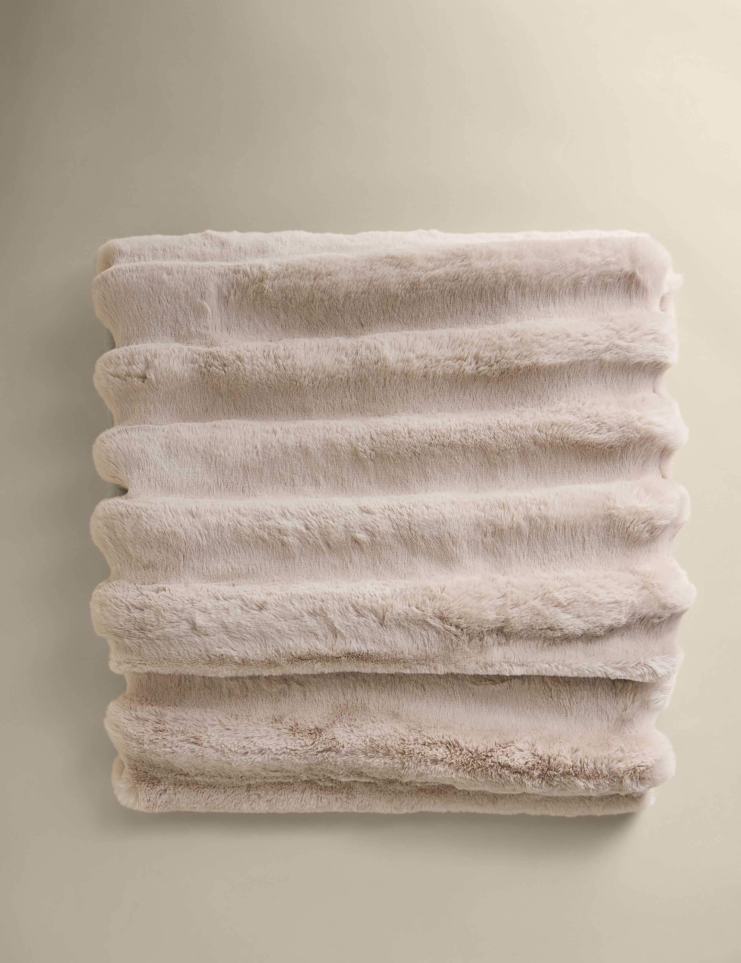 Ribbed Chunky Adult Throw