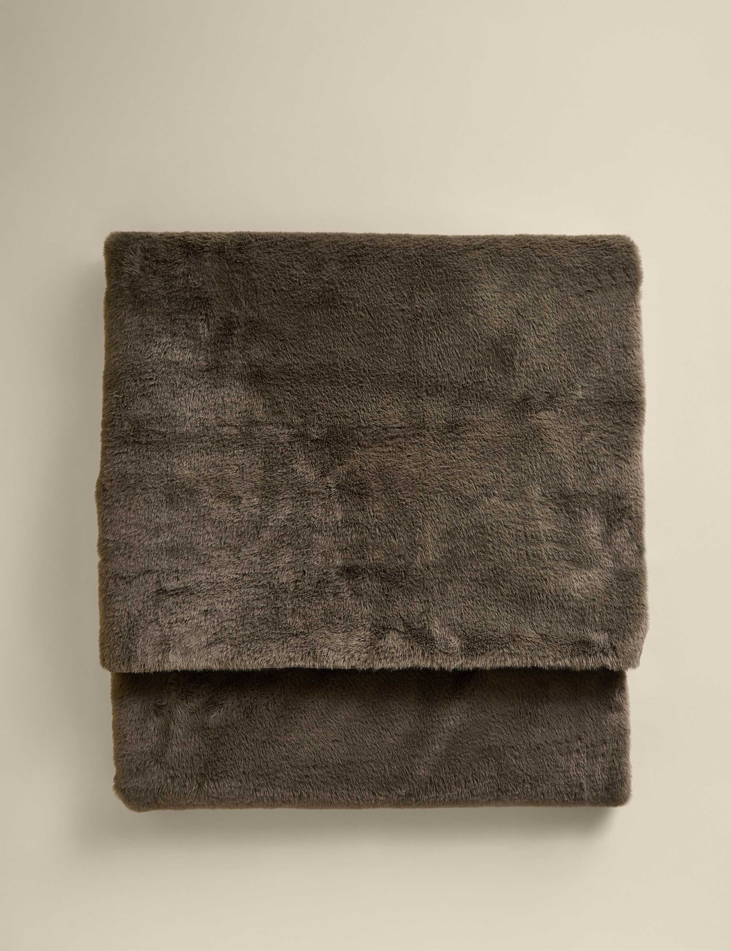 Supersoft Faux Fur Large Throw