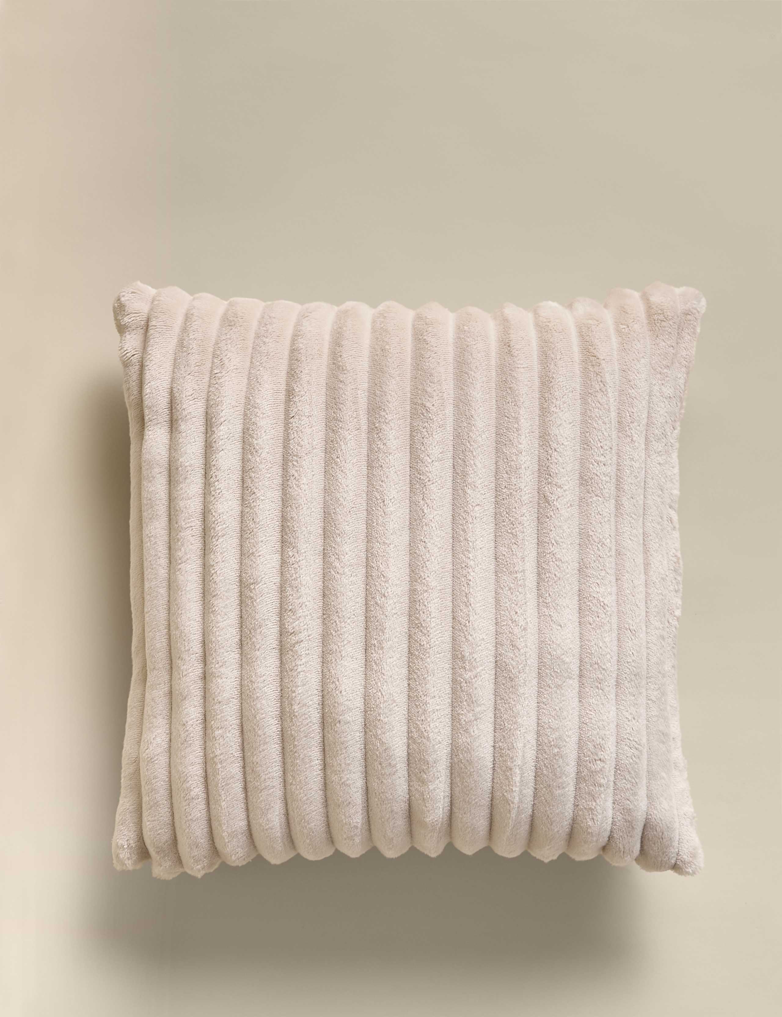 Ribbed Fleece Cushion