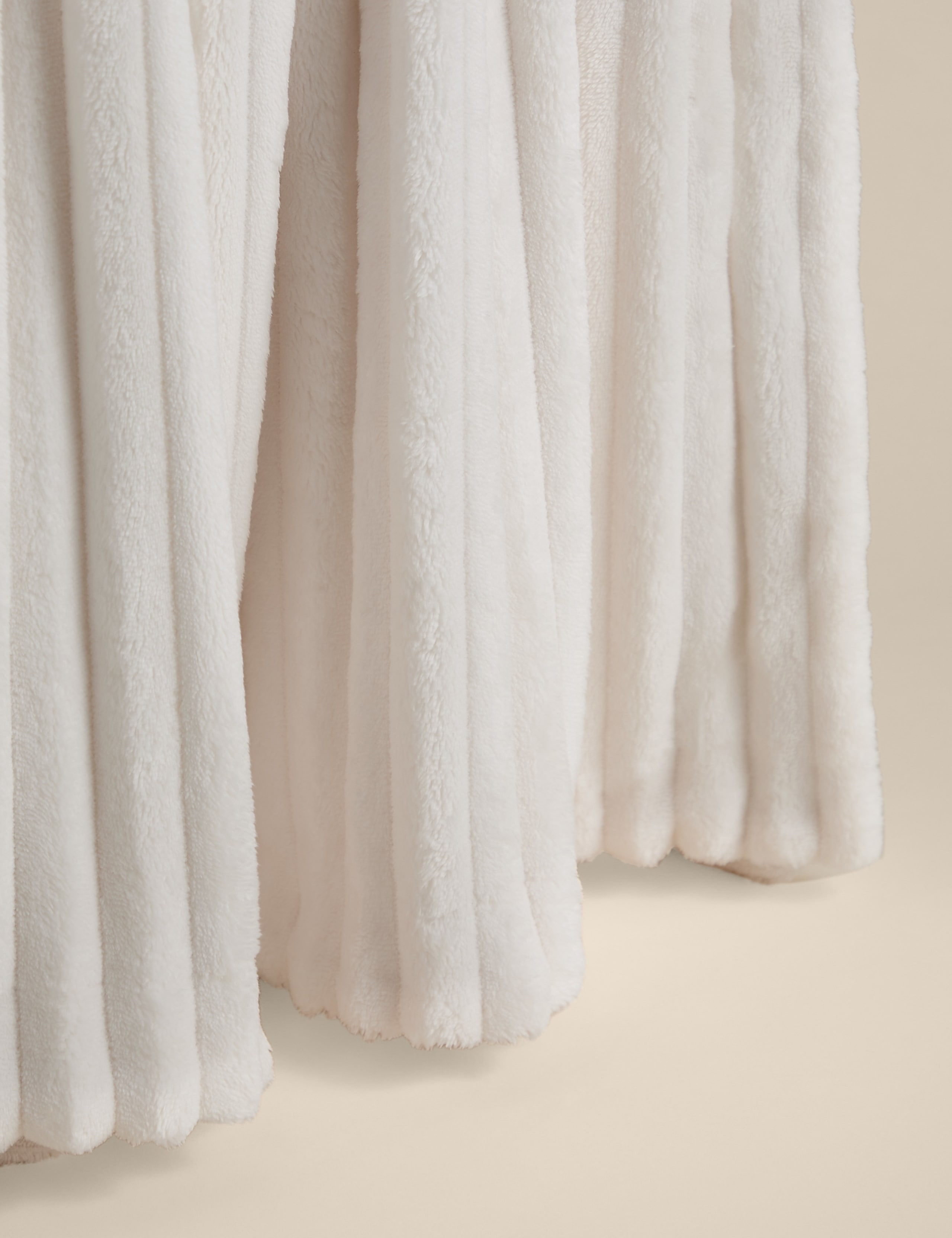 Ribbed Fleece Electric Throw