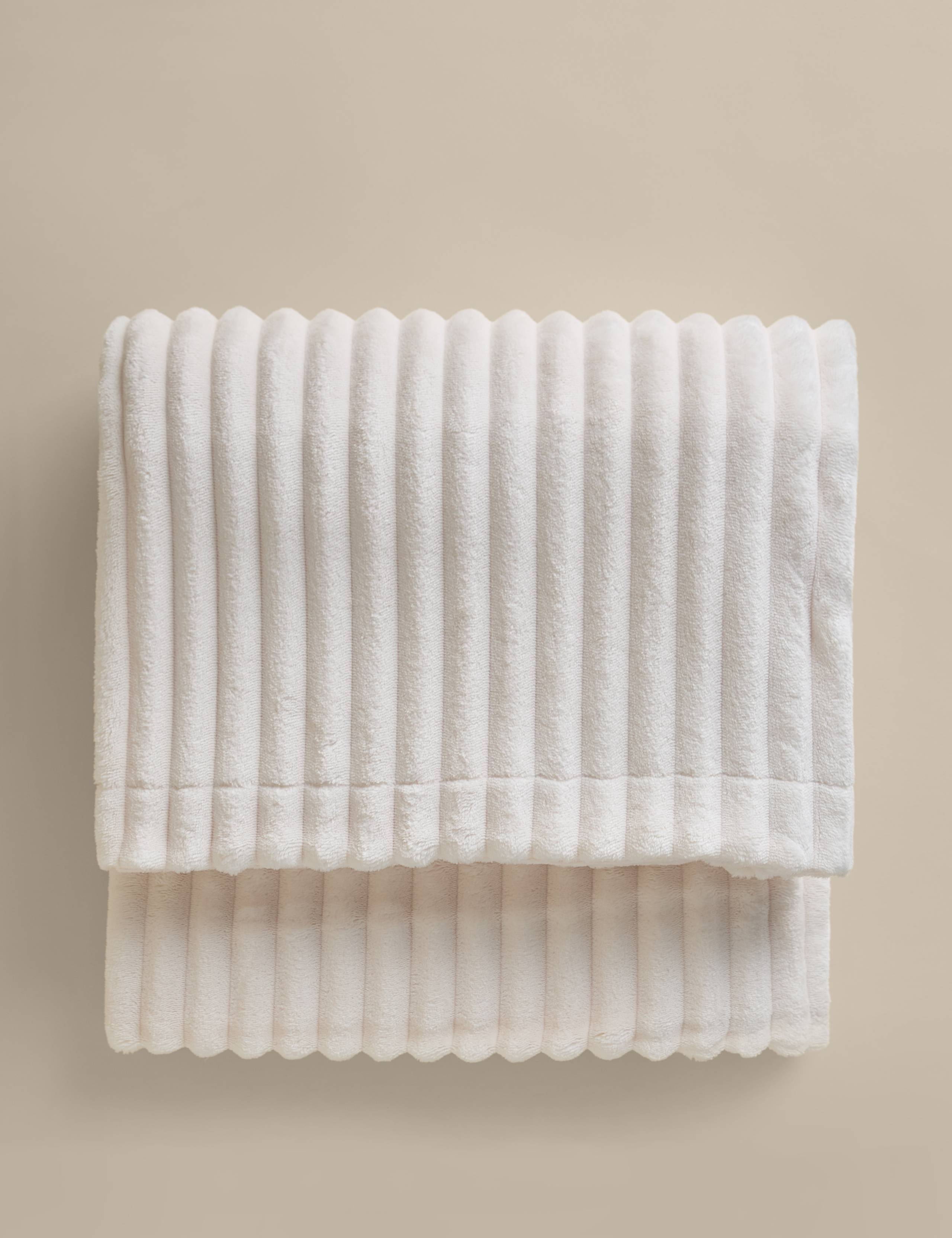 Fleece Ribbed Throw