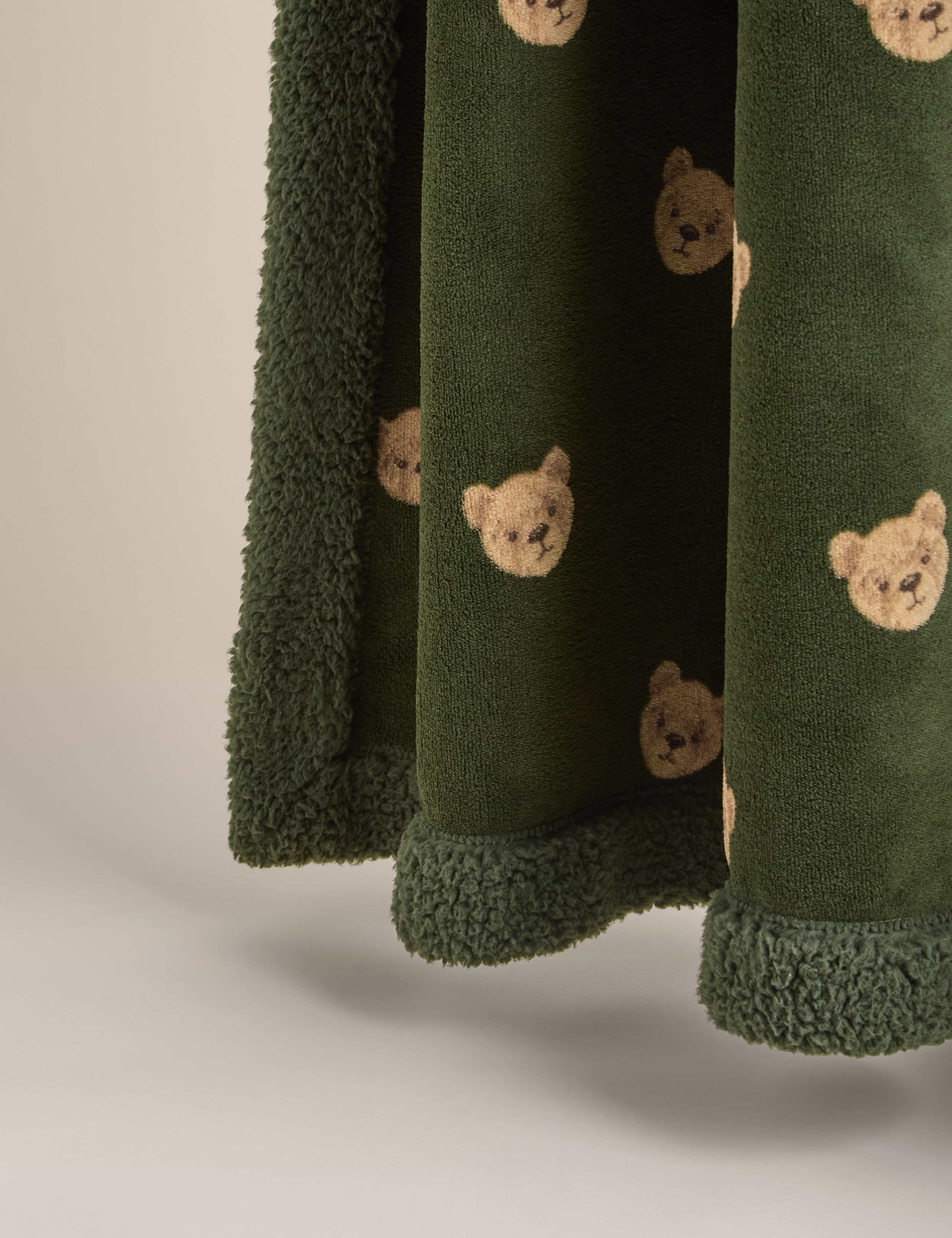 Borg Fleece Spencer Bear™ Throw