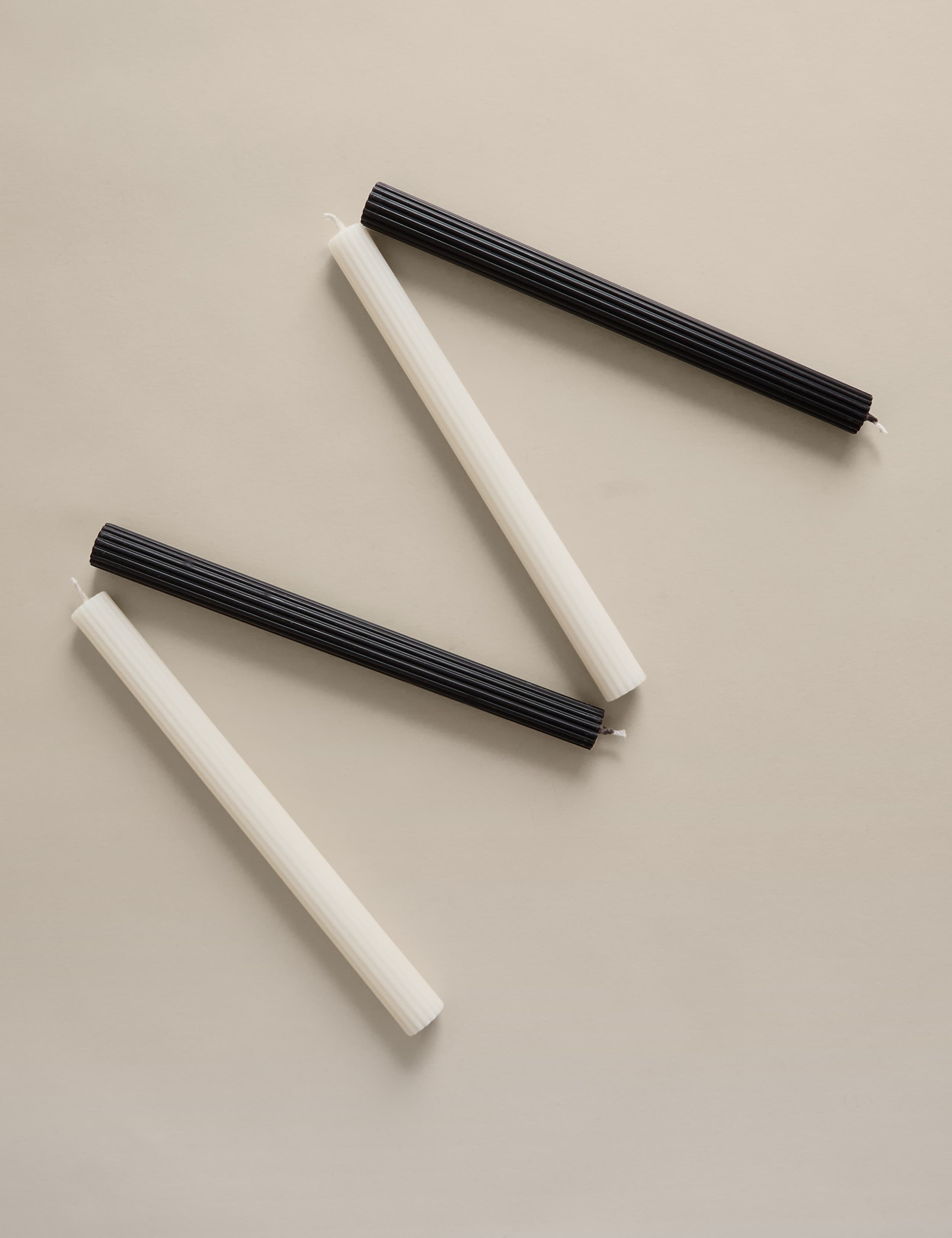 Set of 4 Mono Dinner Candles