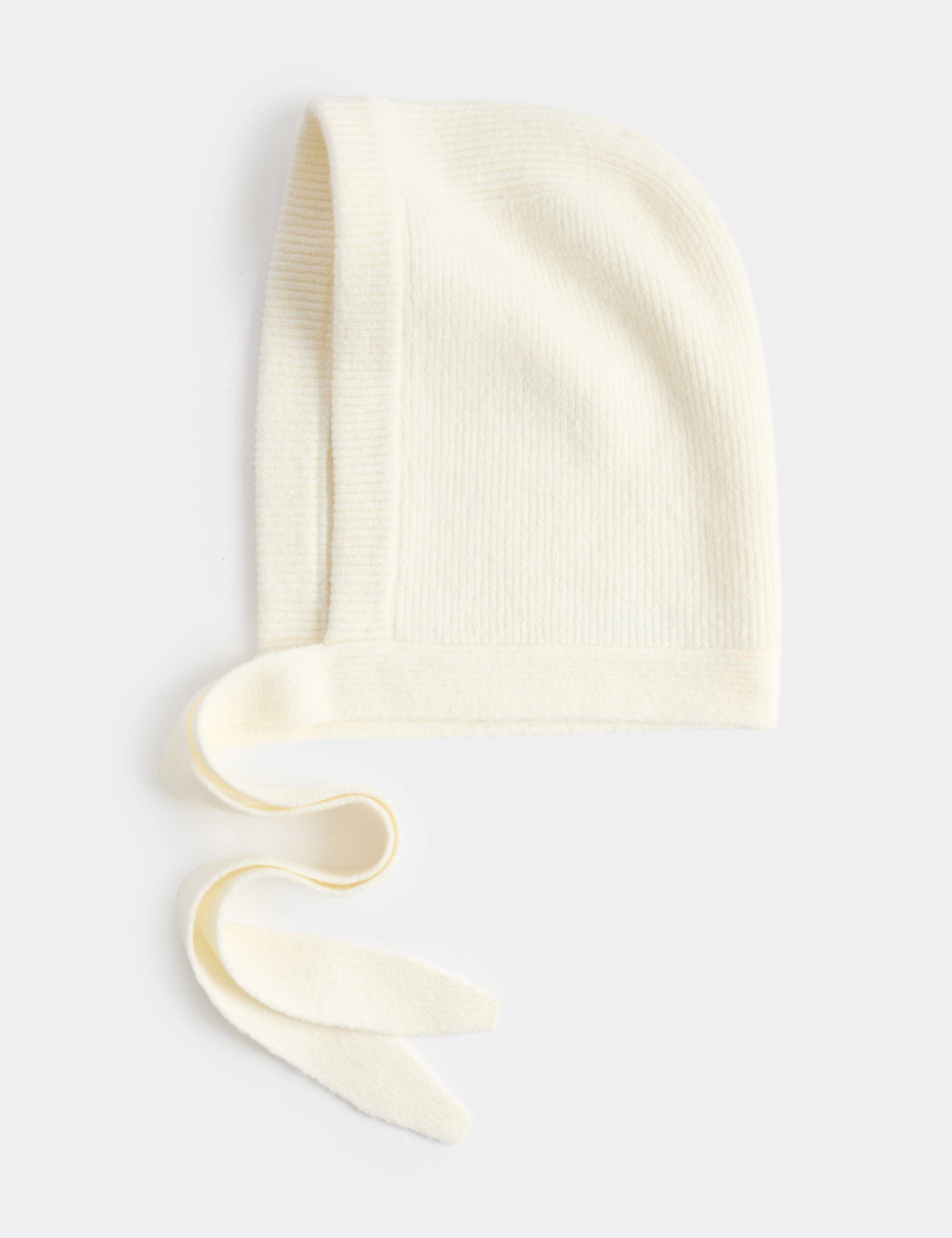 Knitted Bonnet