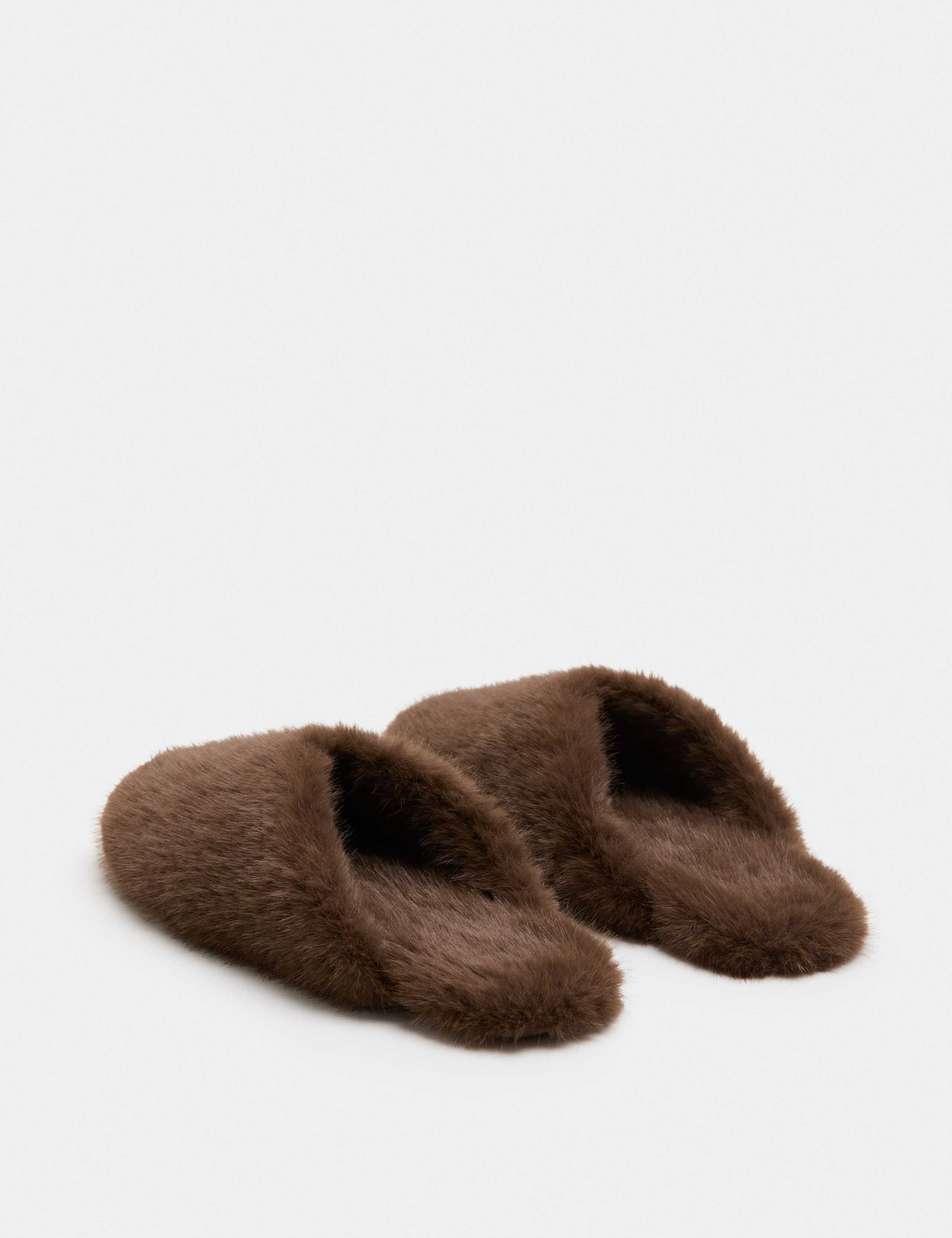 Faux Fur Round Toe Mule Slippers