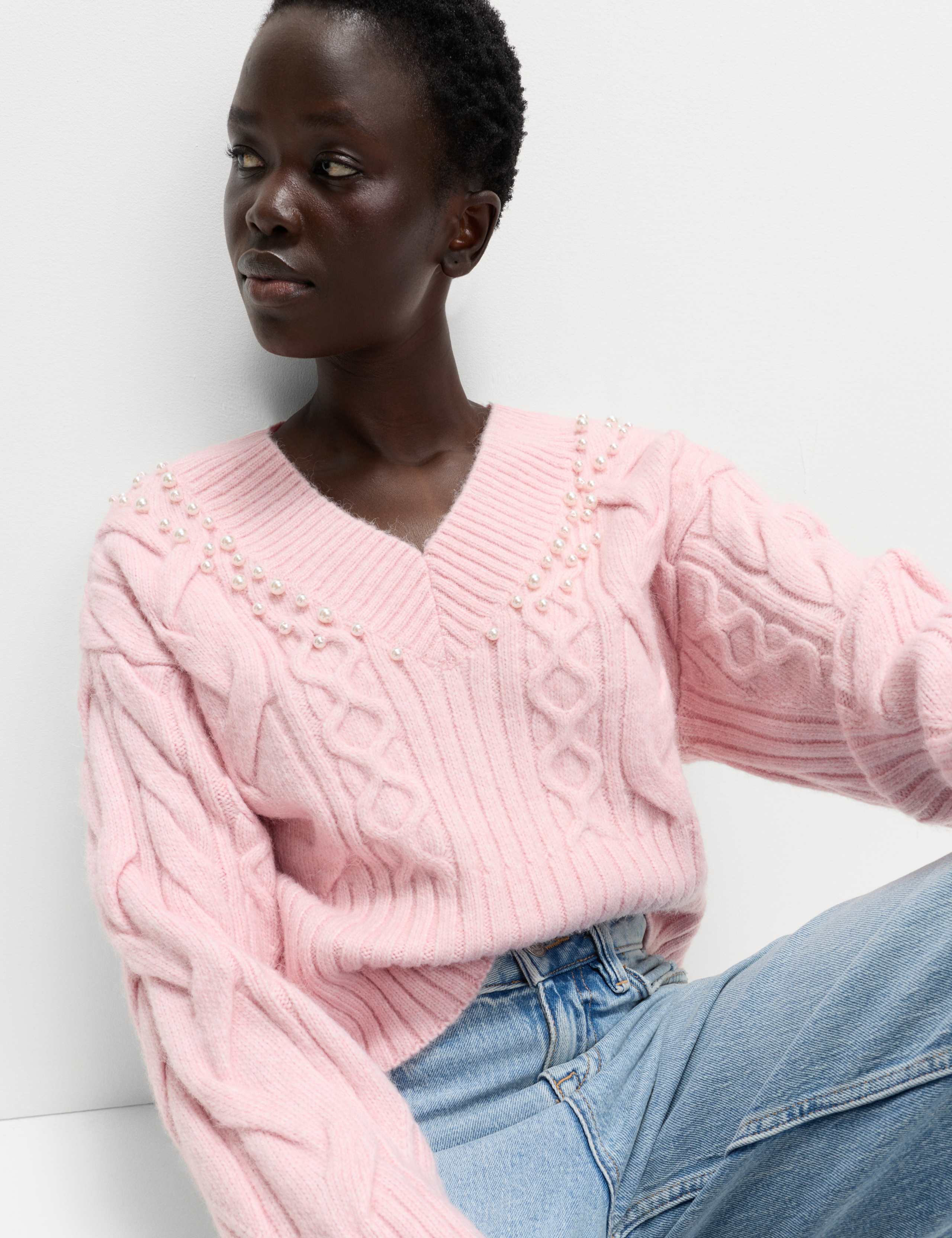 Cable Knit V-Neck Cropped Jumper with Alpaca Wool