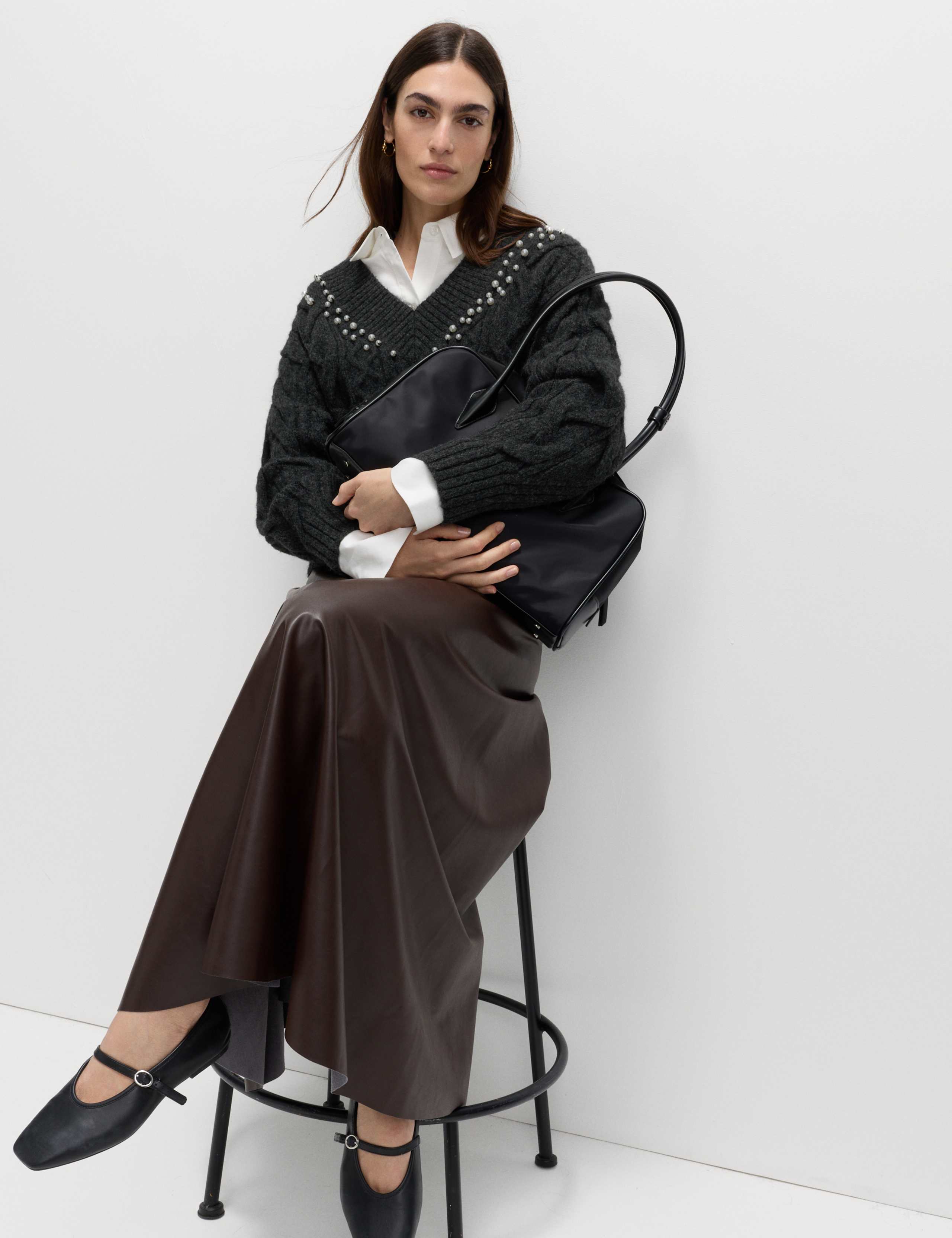 Cable Knit V-Neck Cropped Jumper with Alpaca Wool