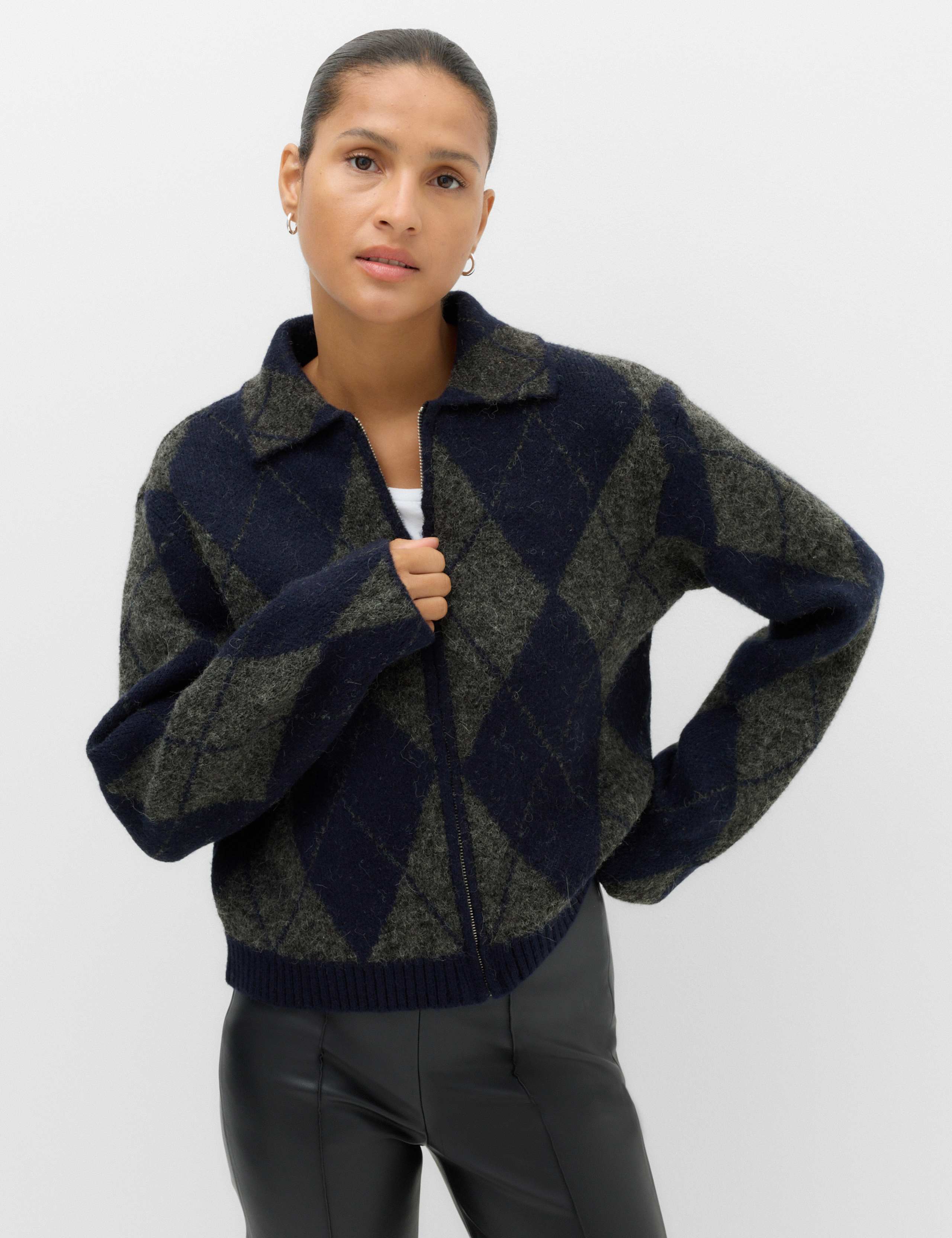 Argyle Collared Zip Up Knitted Jacket With Wool