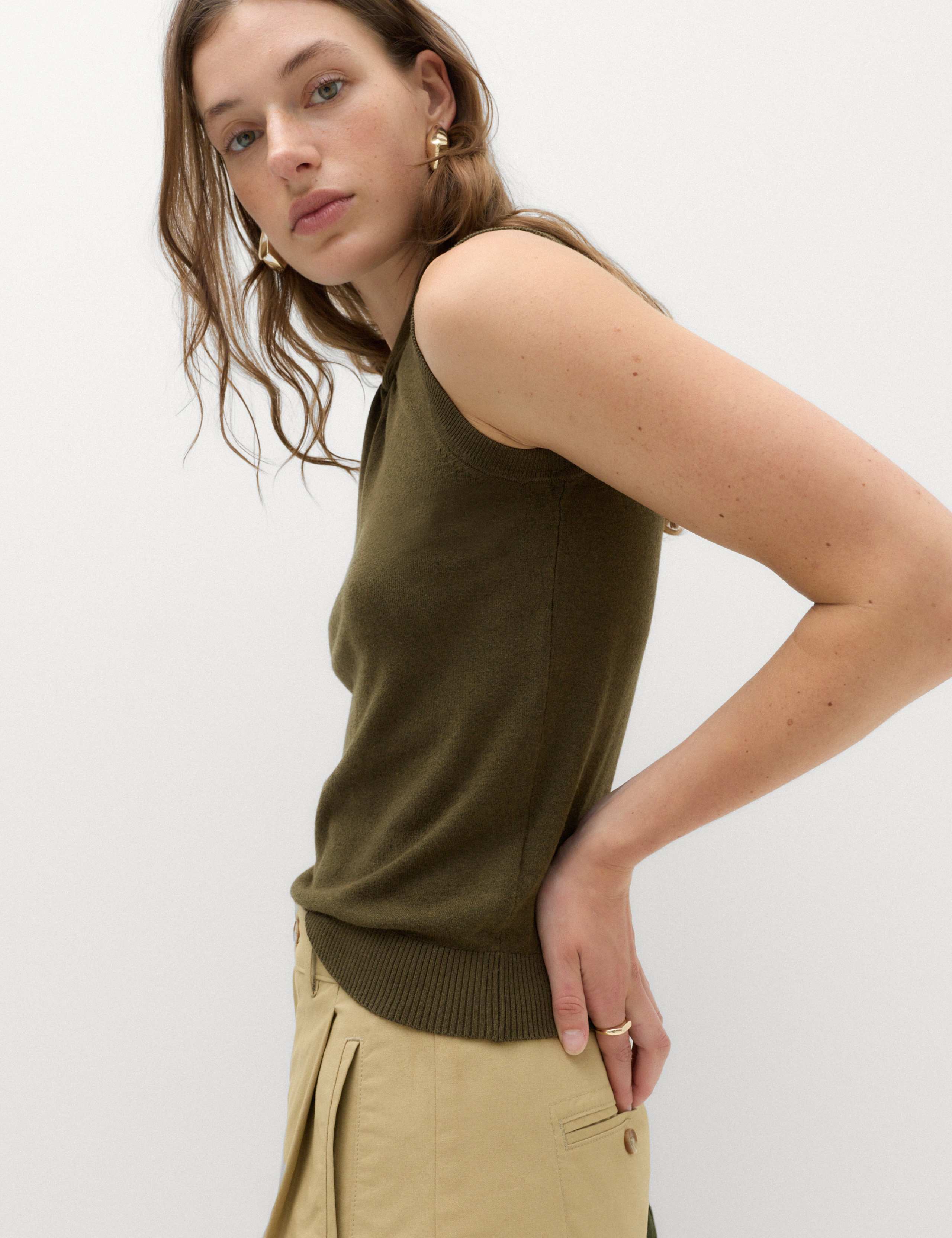 Twist Front Slim Knitted Vest