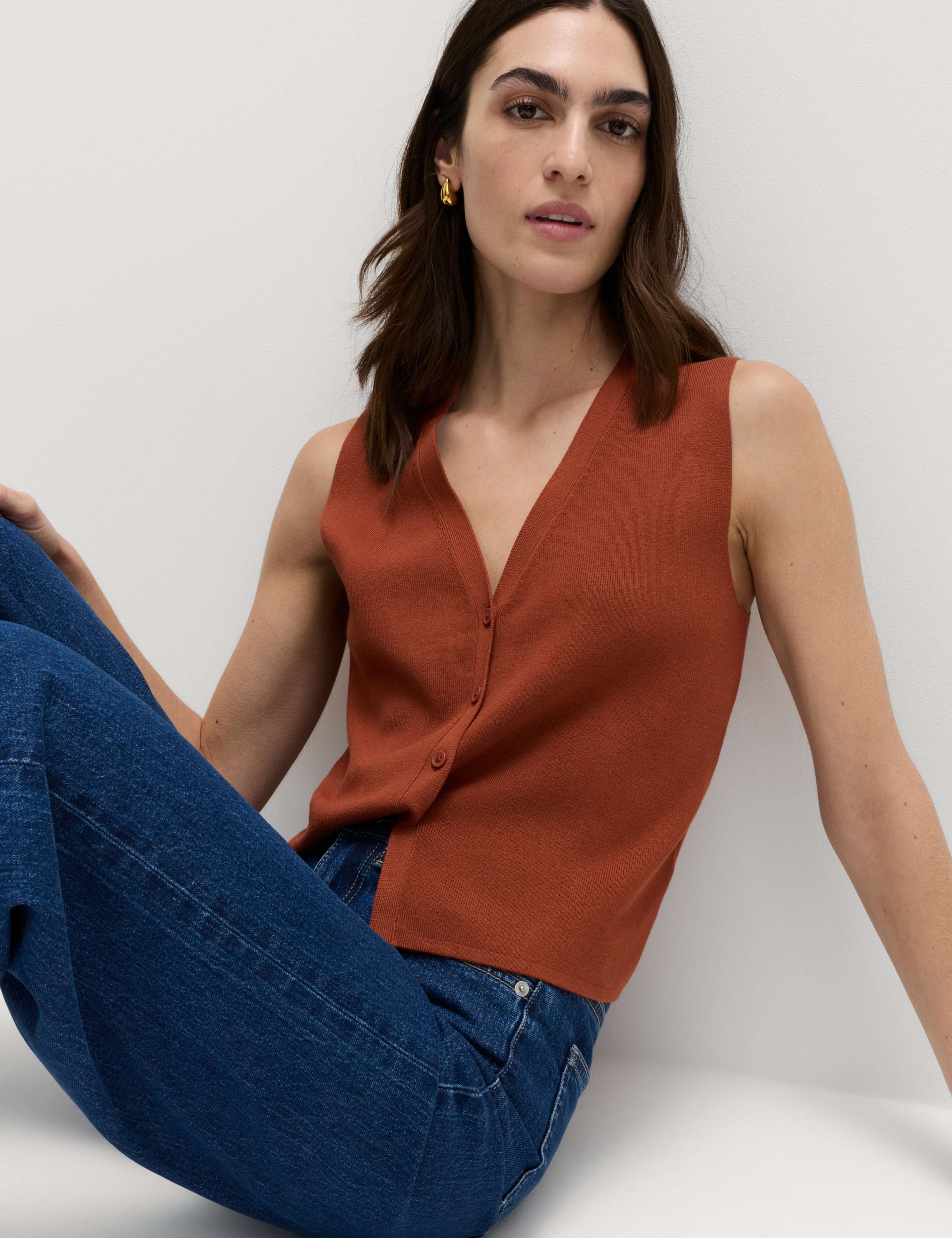 V-Neck Cropped Knitted Waistcoat