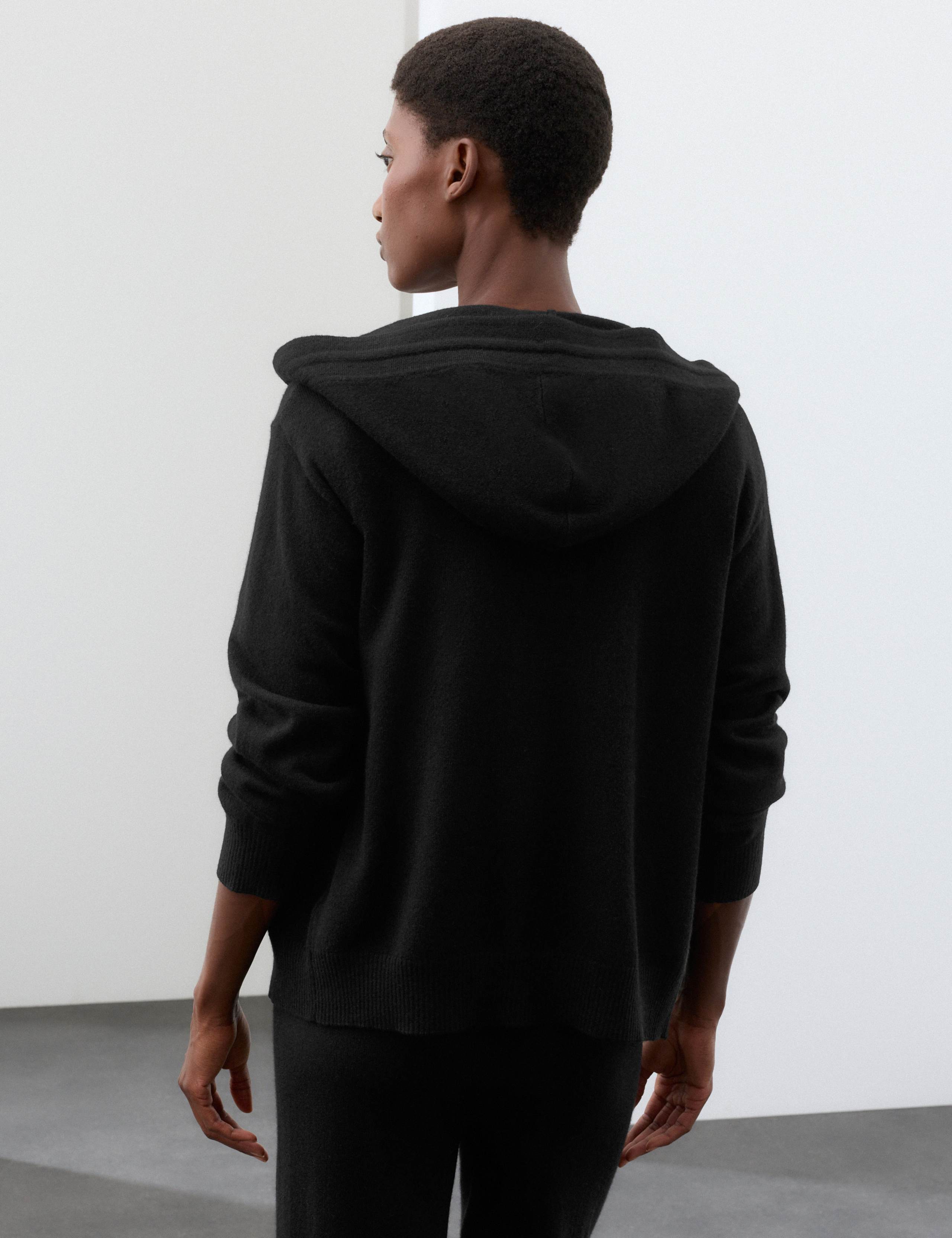 Hoodie & Joggers Set 4 of 6