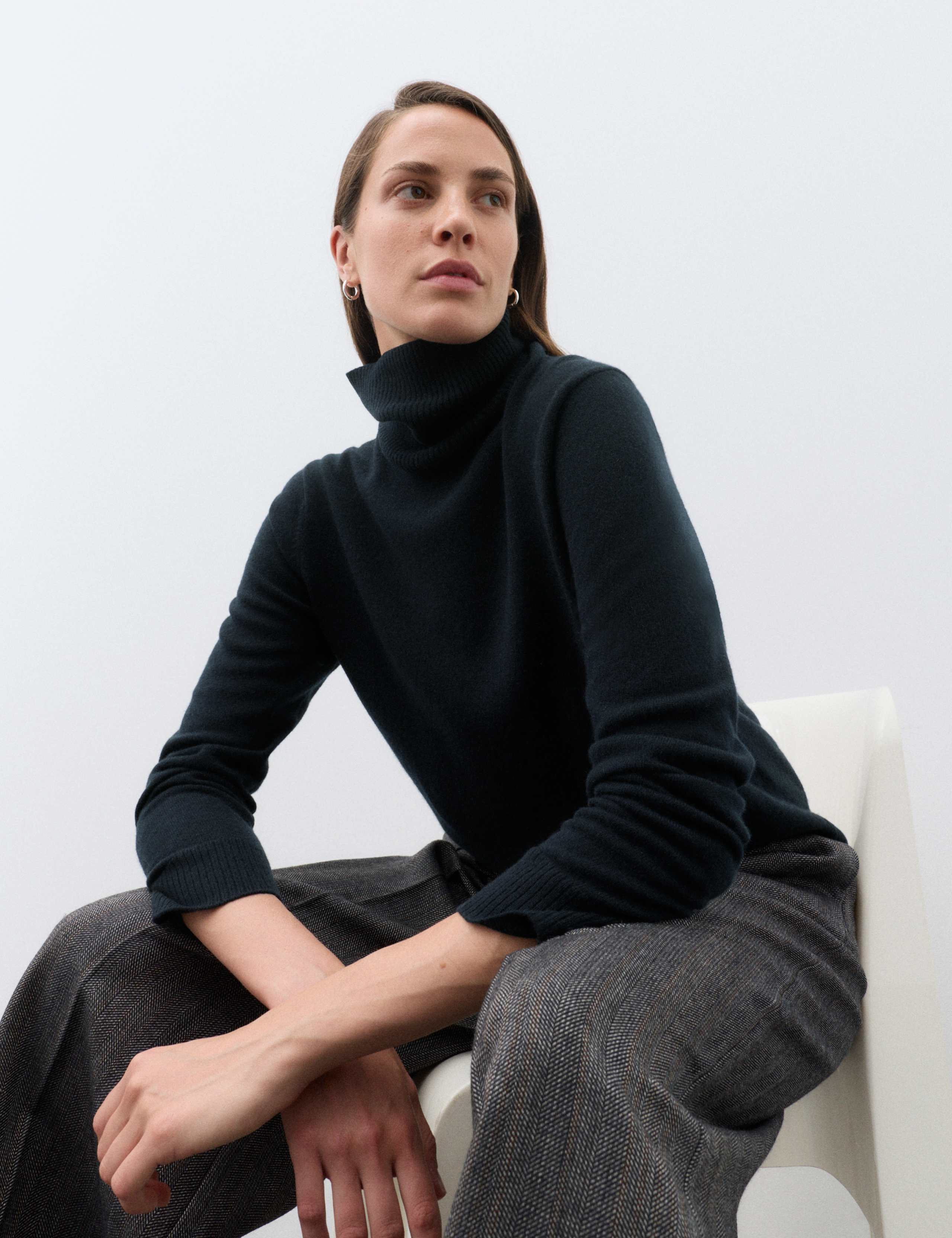 Pure Cashmere Roll Neck Jumper