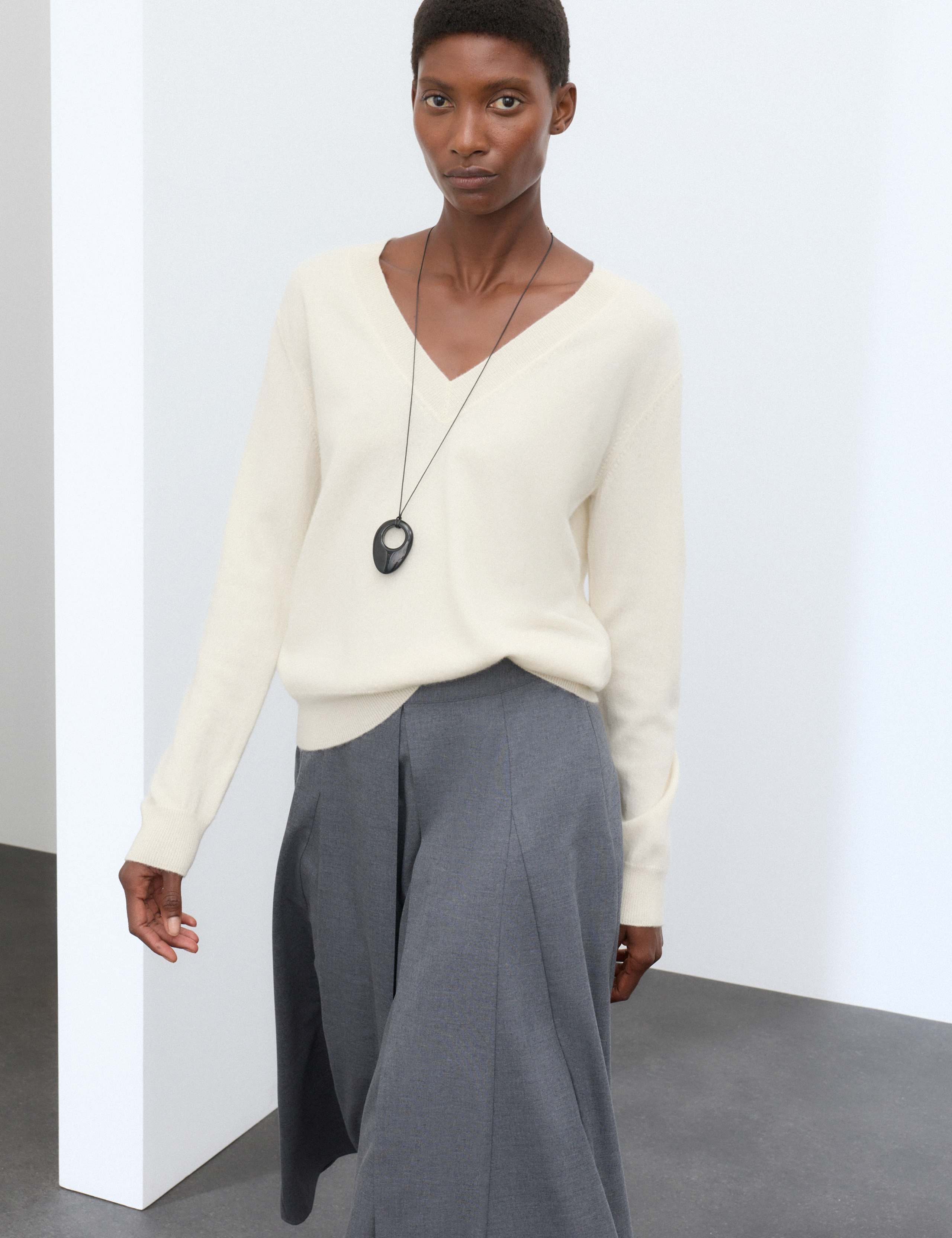Pure Cashmere V-Neck Relaxed Jumper