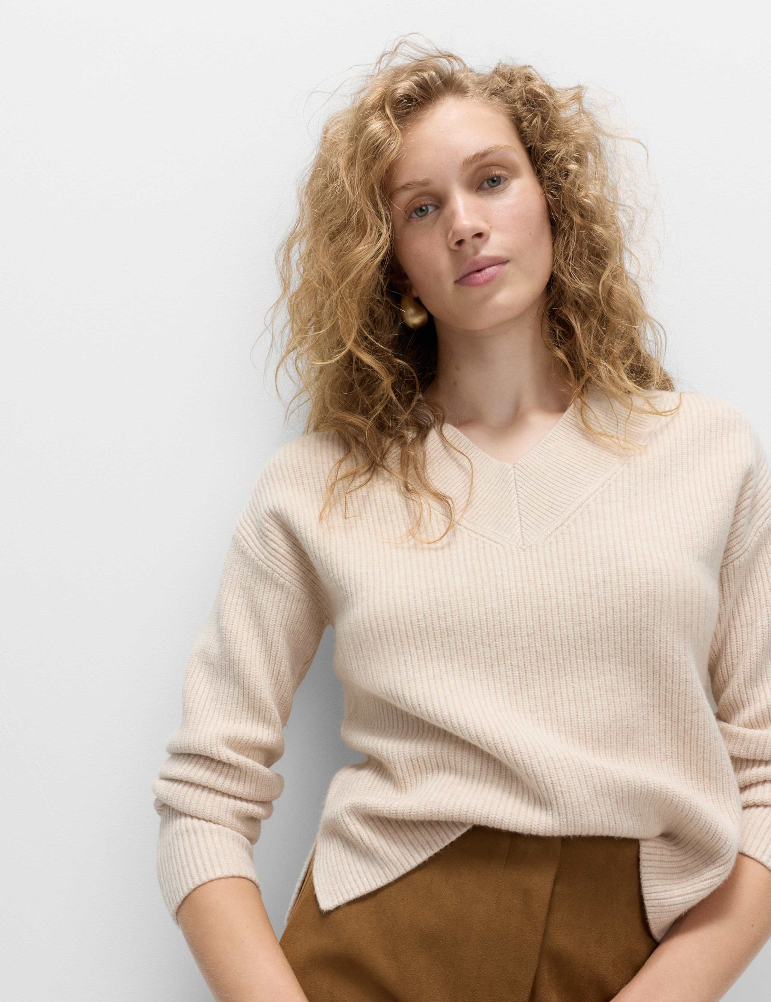 Ribbed V-Neck  Relaxed Jumper