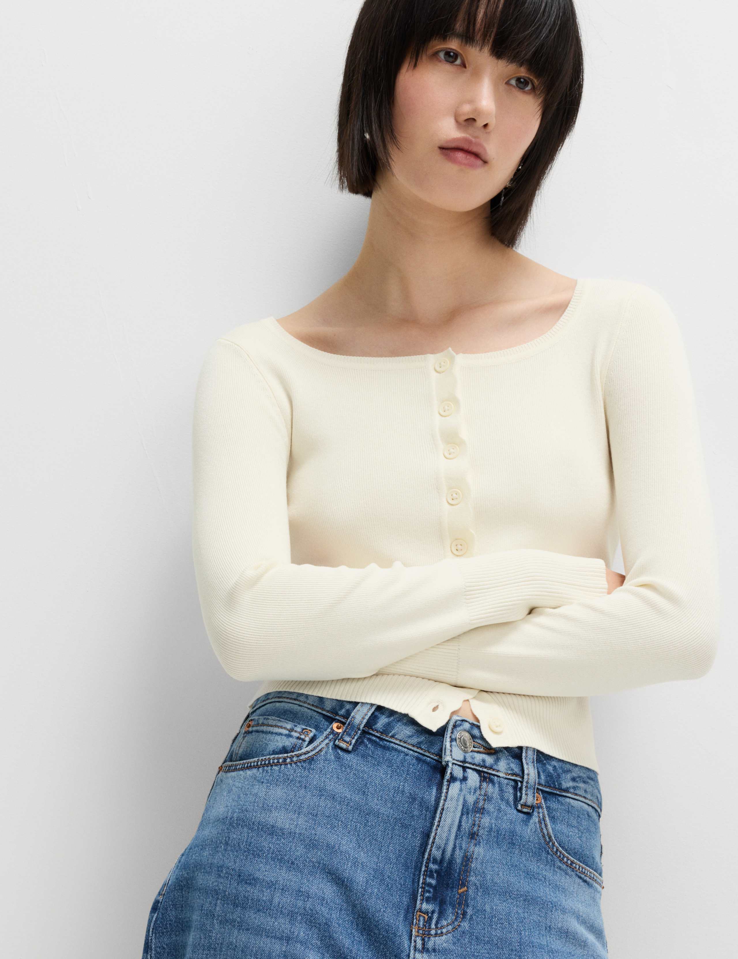 Square Neck Scallop Edge Slim Fit Cardigan