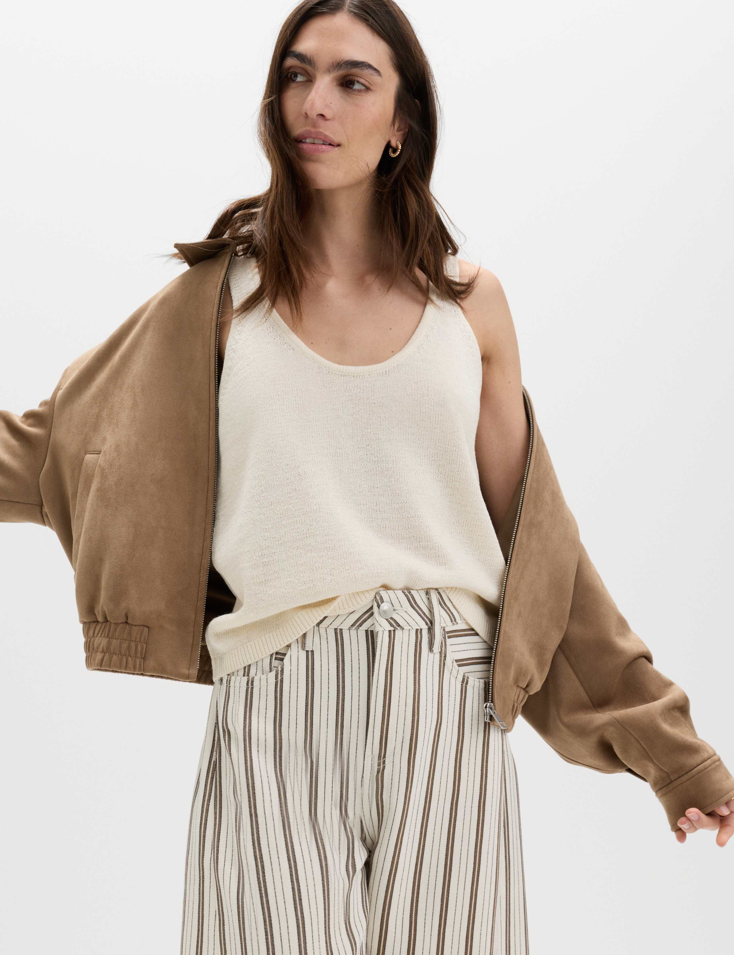 Cotton Blend Textured Scoop Neck Knitted Vest