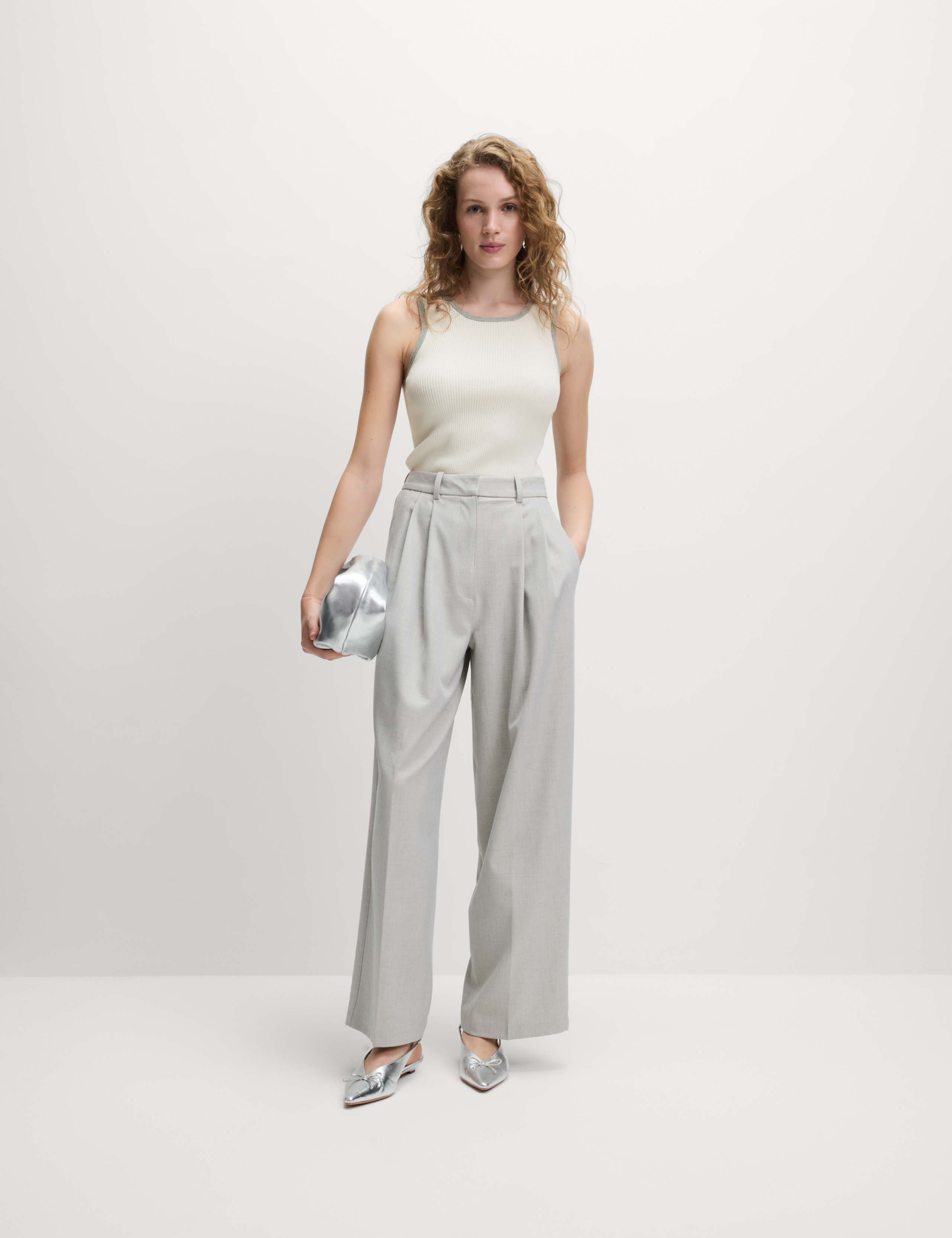 Ribbed Fitted Tipped Detail Vest