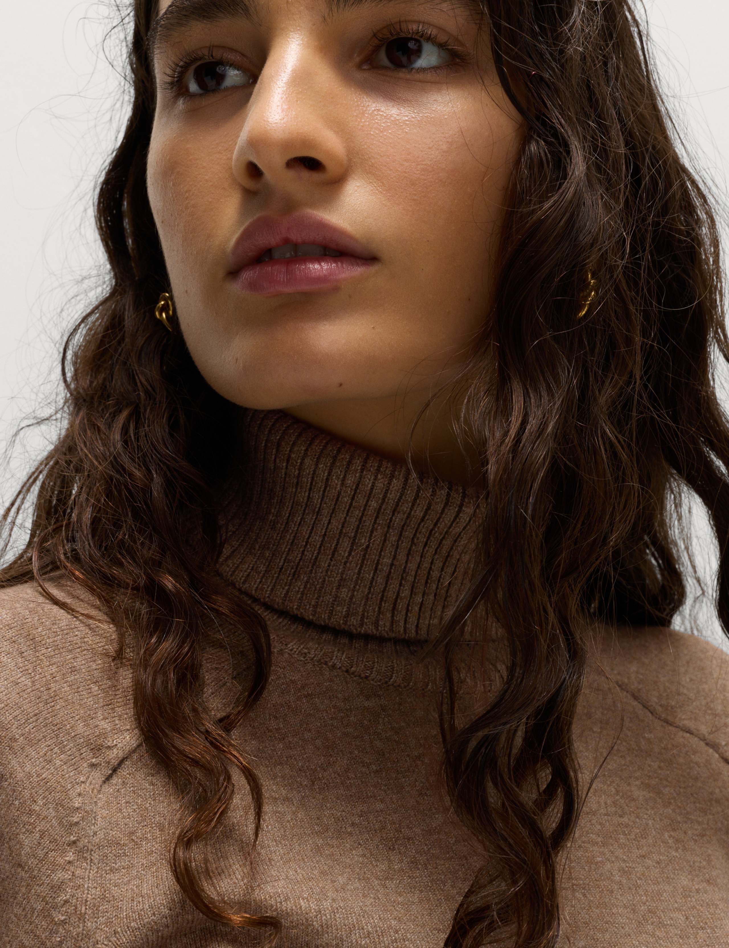 Air-Yarn Roll Neck Jumper