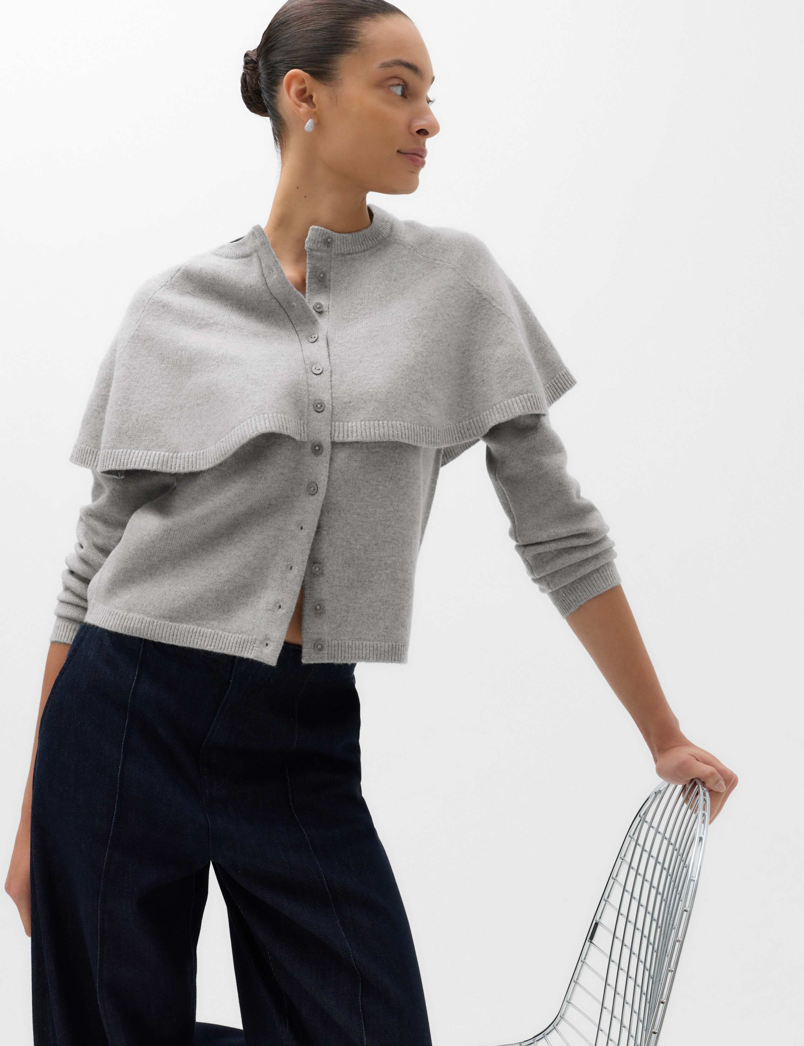 Air-Yarn Crew Neck Cape Slim Fit Cardigan