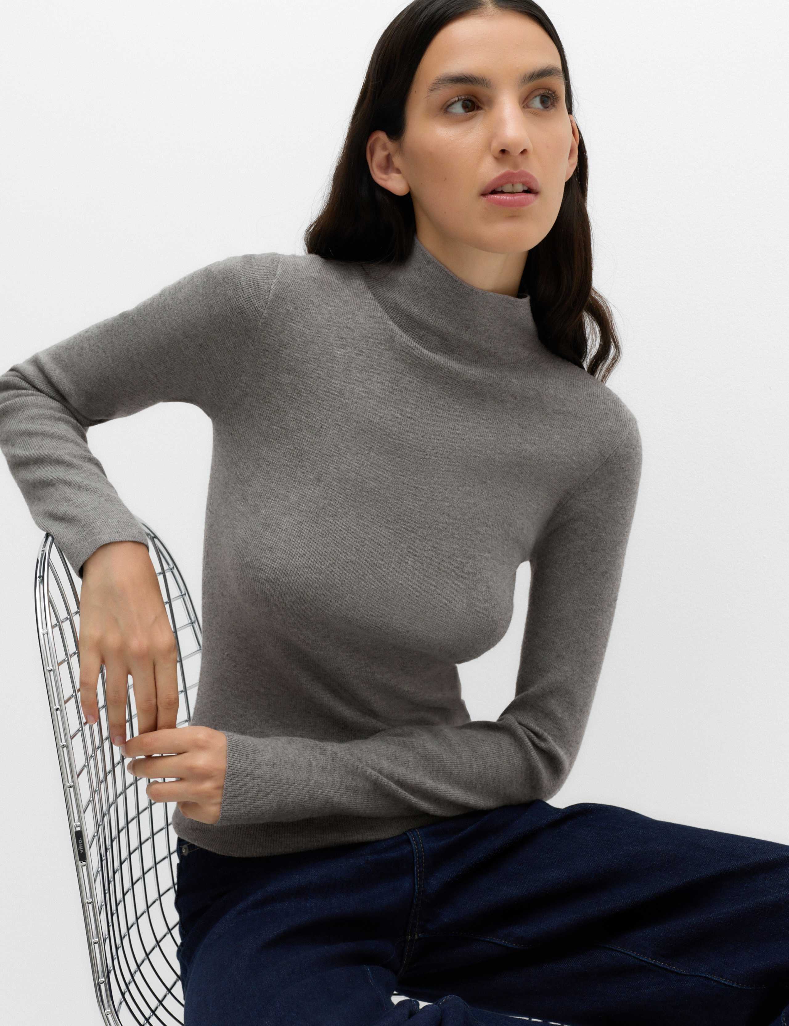 Funnel Neck Fitted Knitted Top With Wool