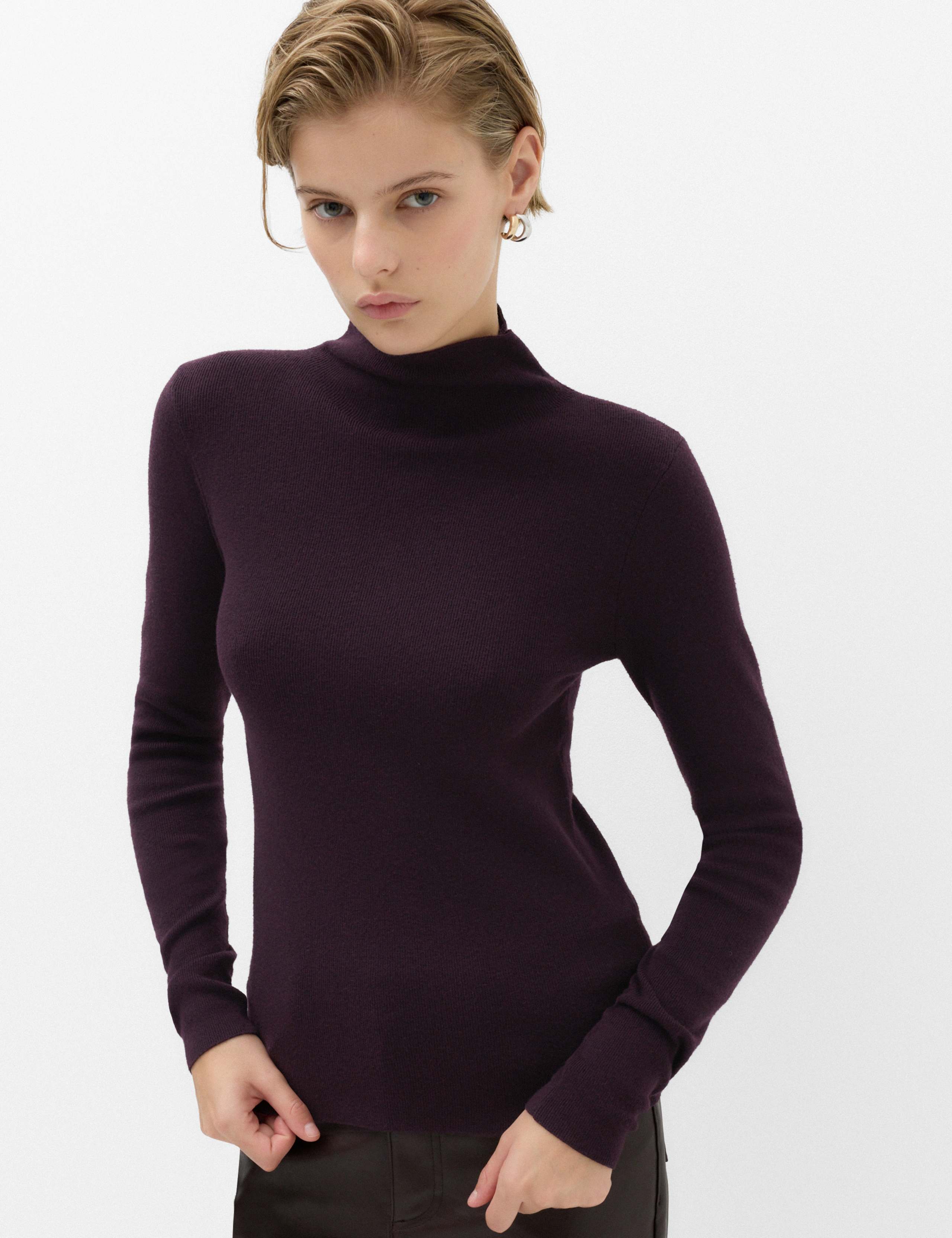 Funnel Neck Fitted Knitted Top With Wool