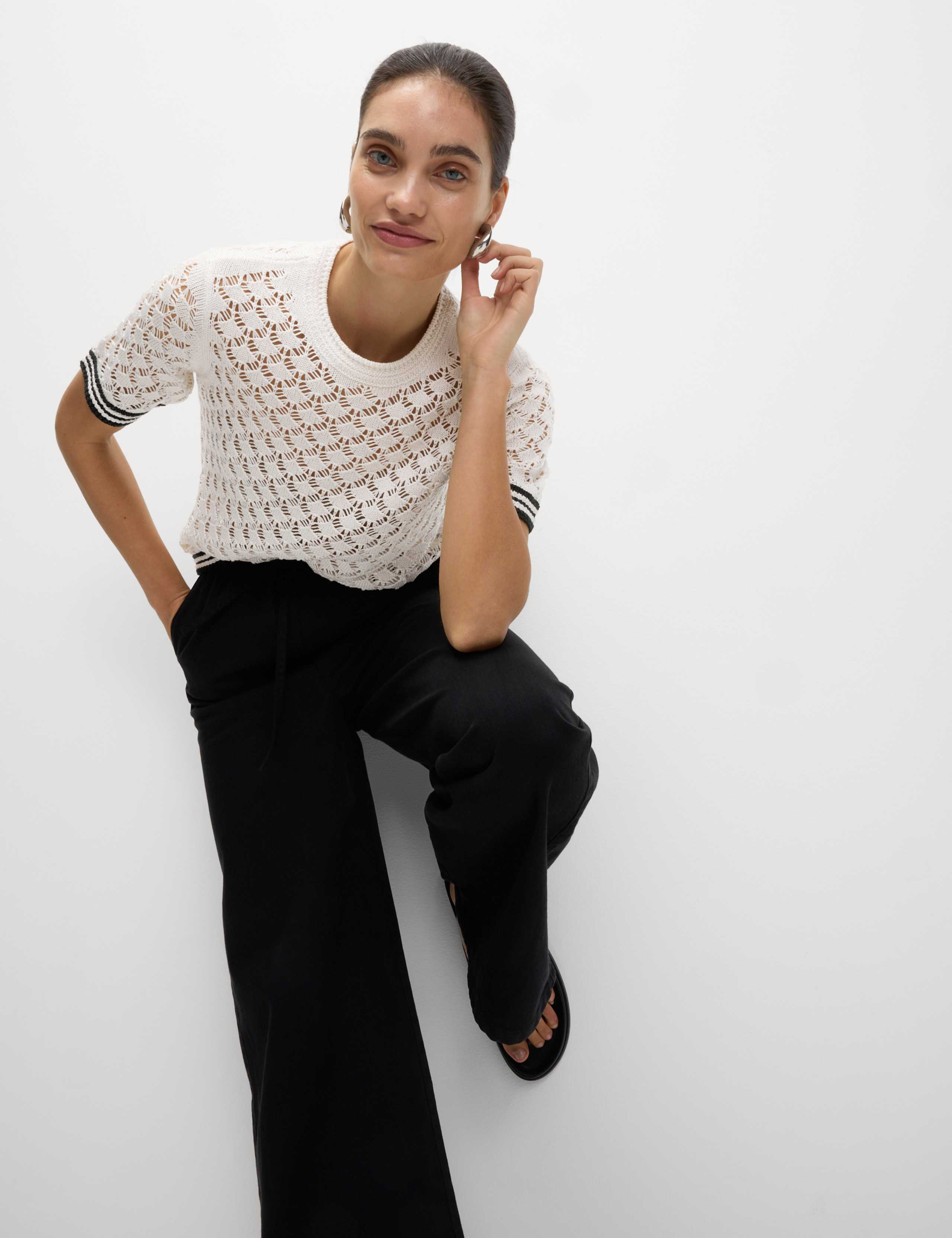 Pointelle Crew Neck Tipped Detail Knitted Top