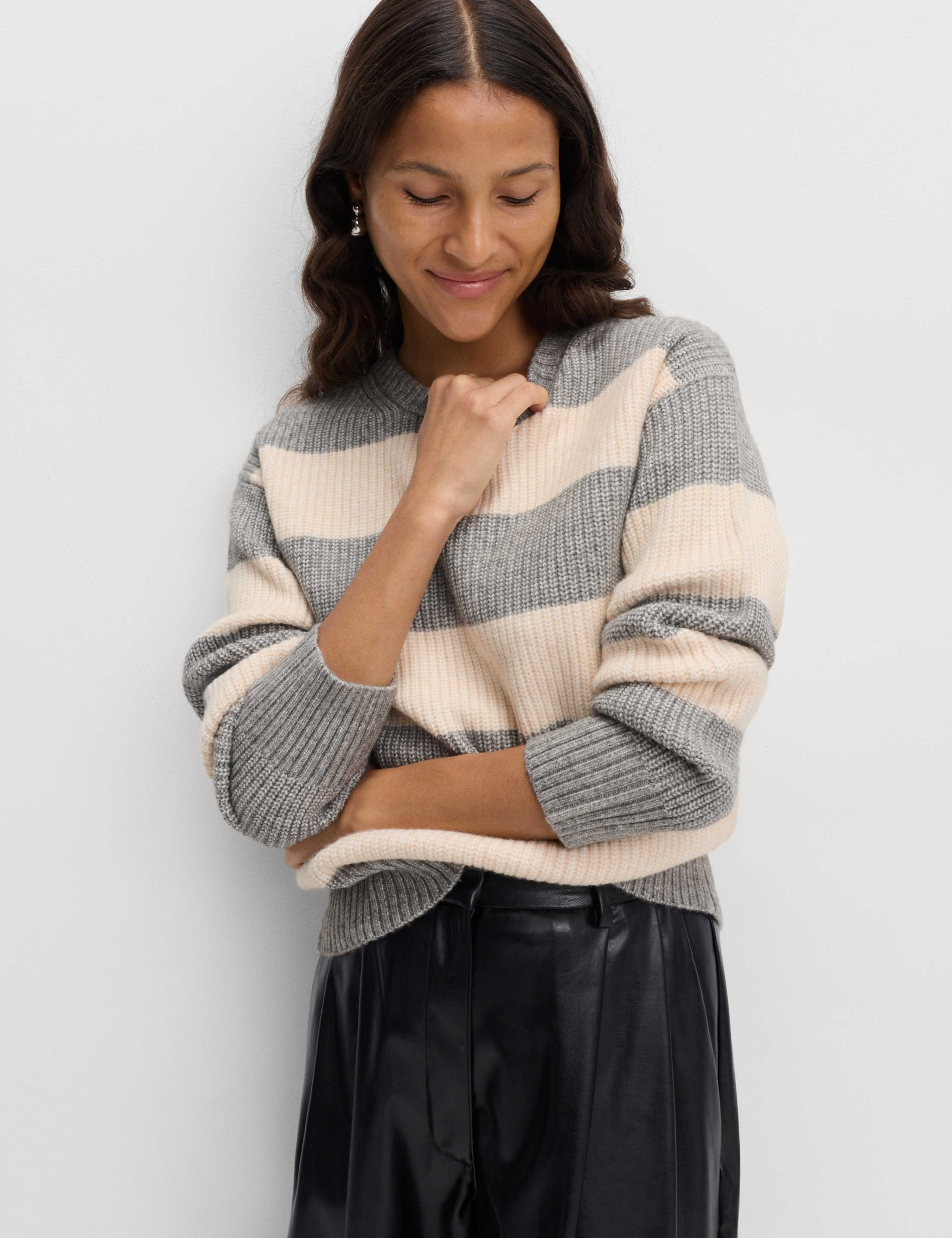 Cloud-Yarn Striped Crew Neck Jumper
