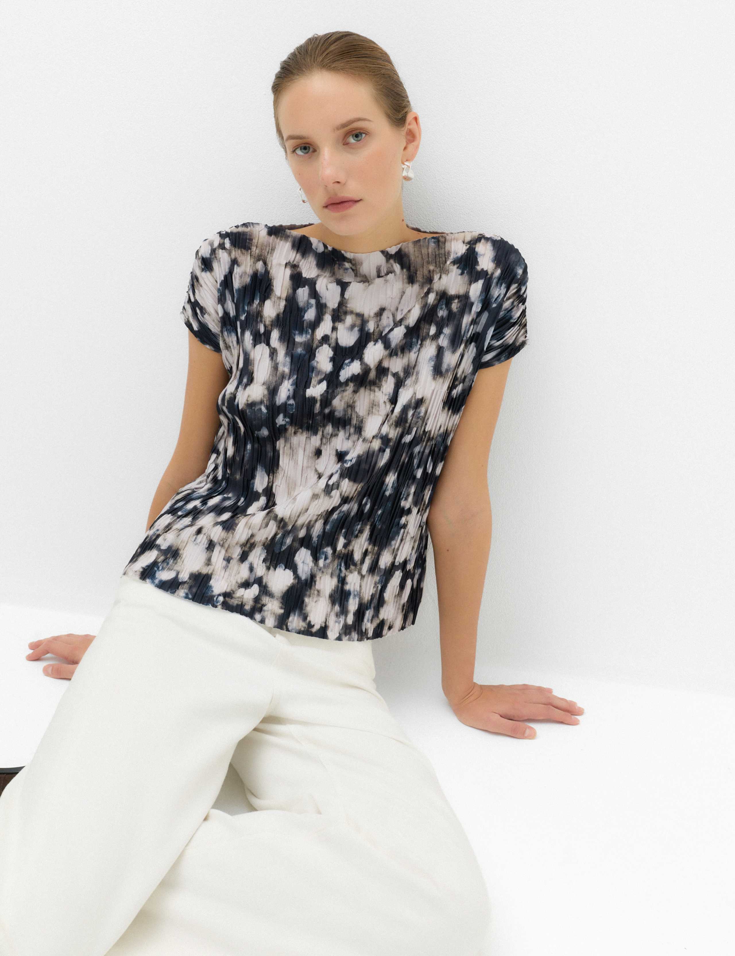 Plisse T-Shirt