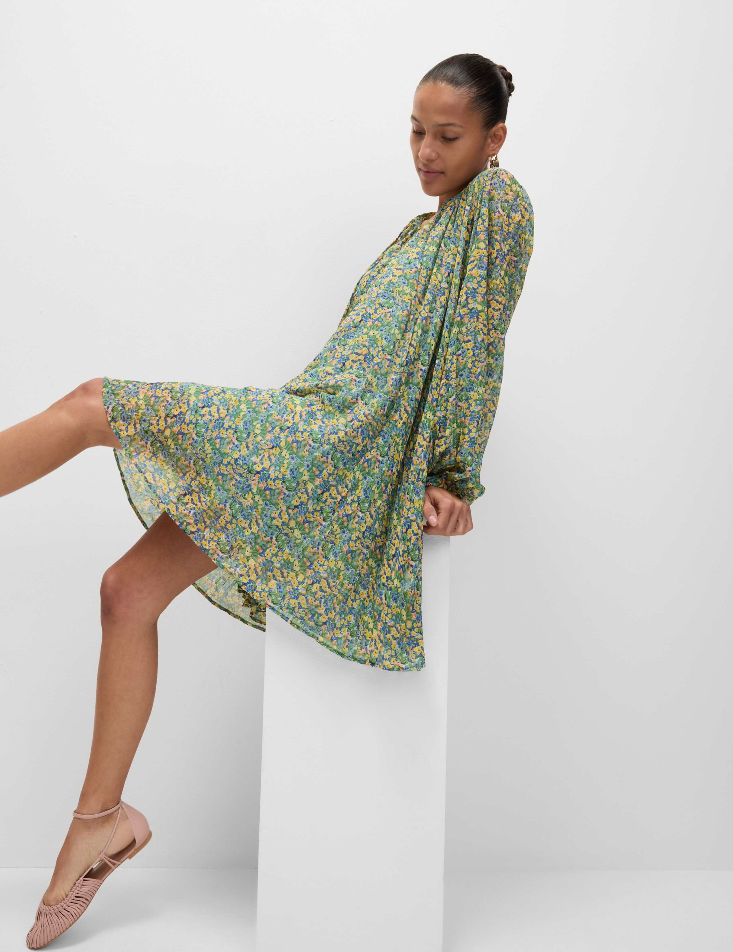 Floral V-Neck Mini Relaxed Smock Dress