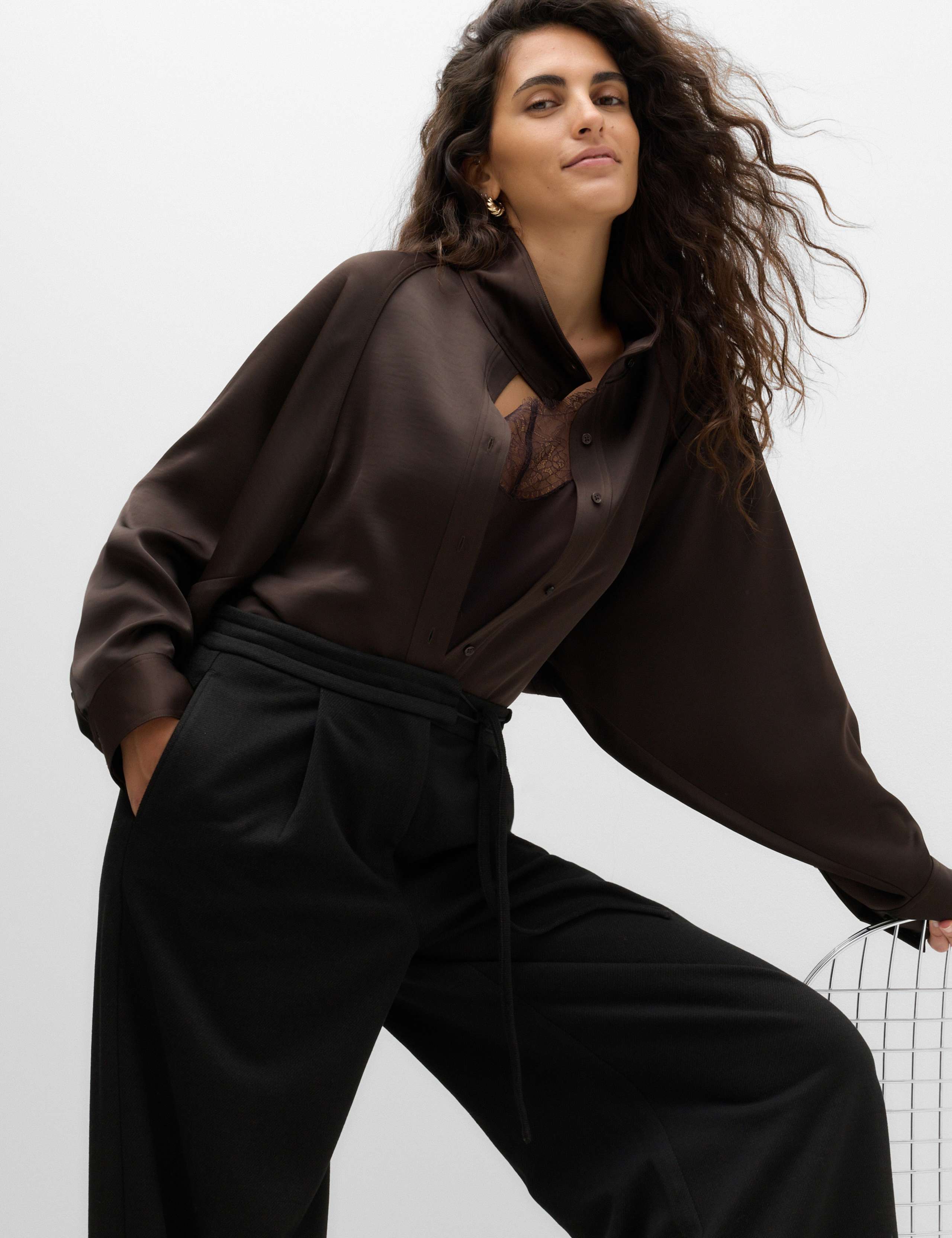 Crepe Blouson Back Frill Blouse