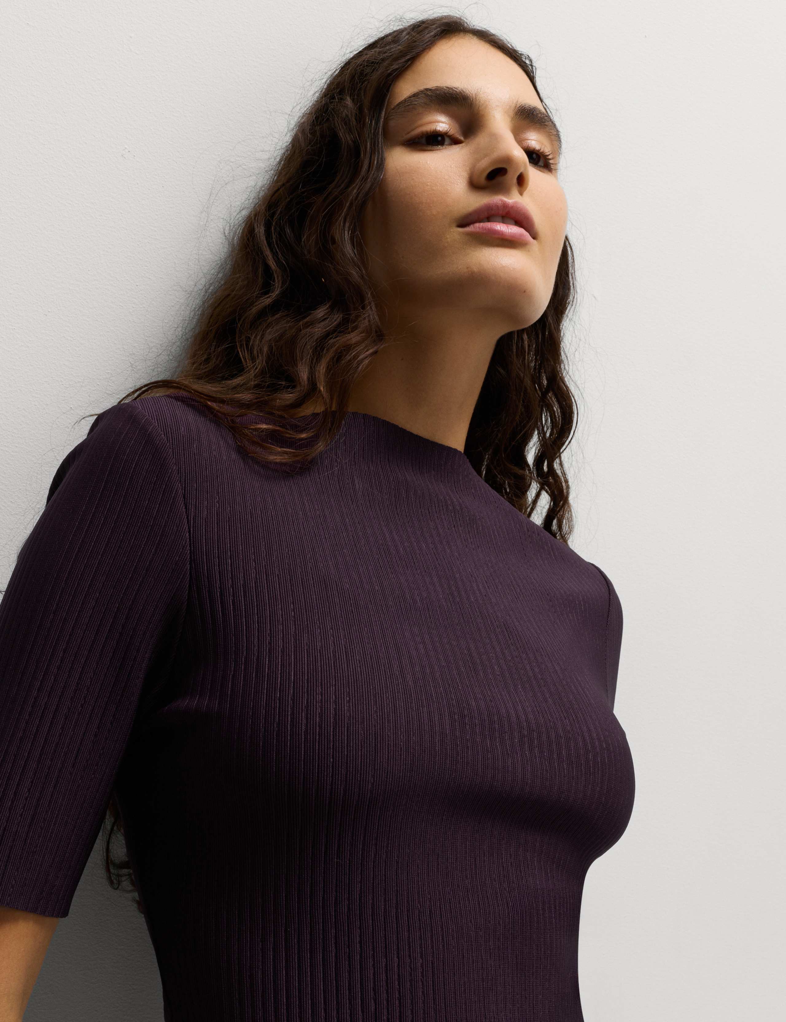 Ribbed Round Neck 3/4 Sleeve Top