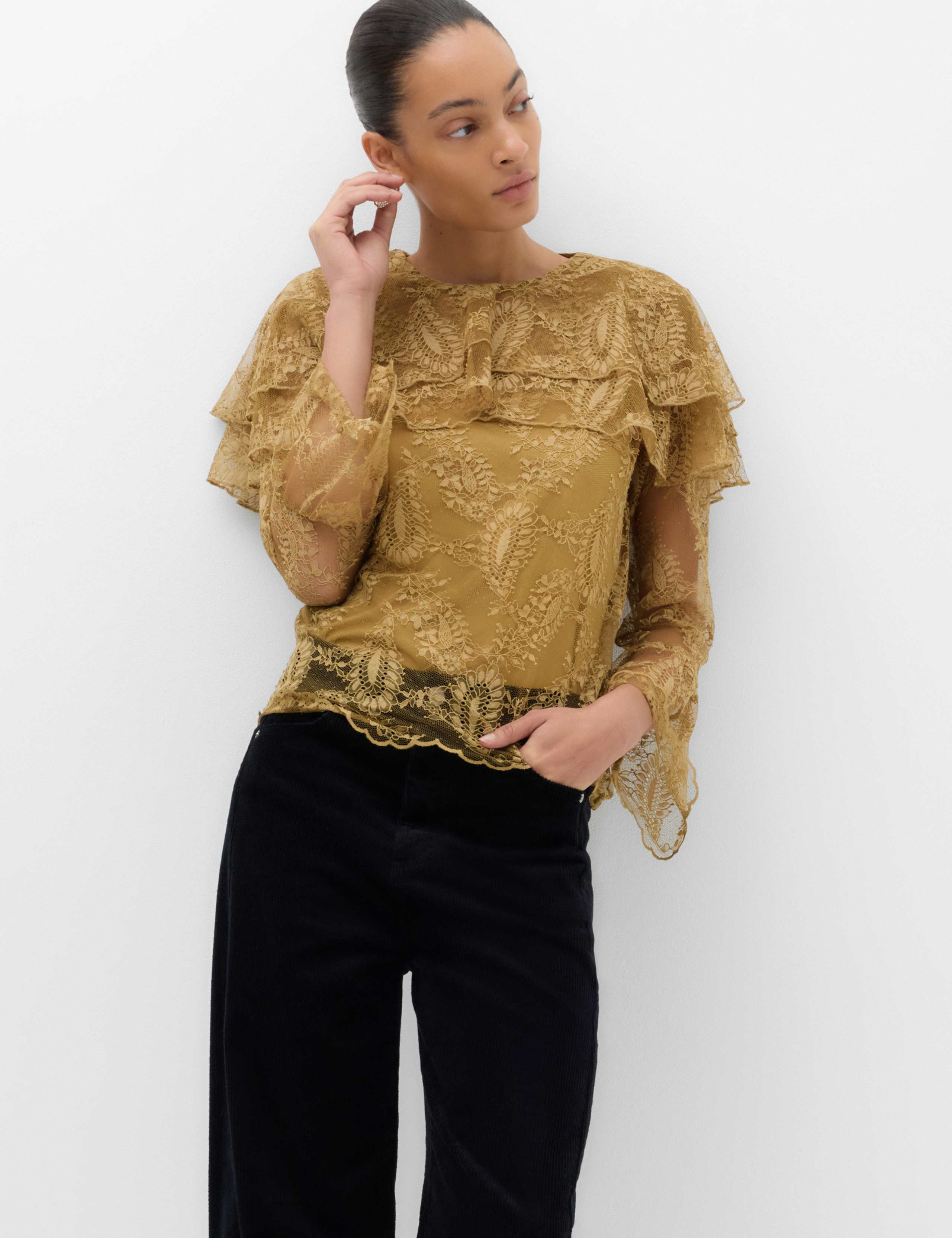 Lace Round Neck Cape Top