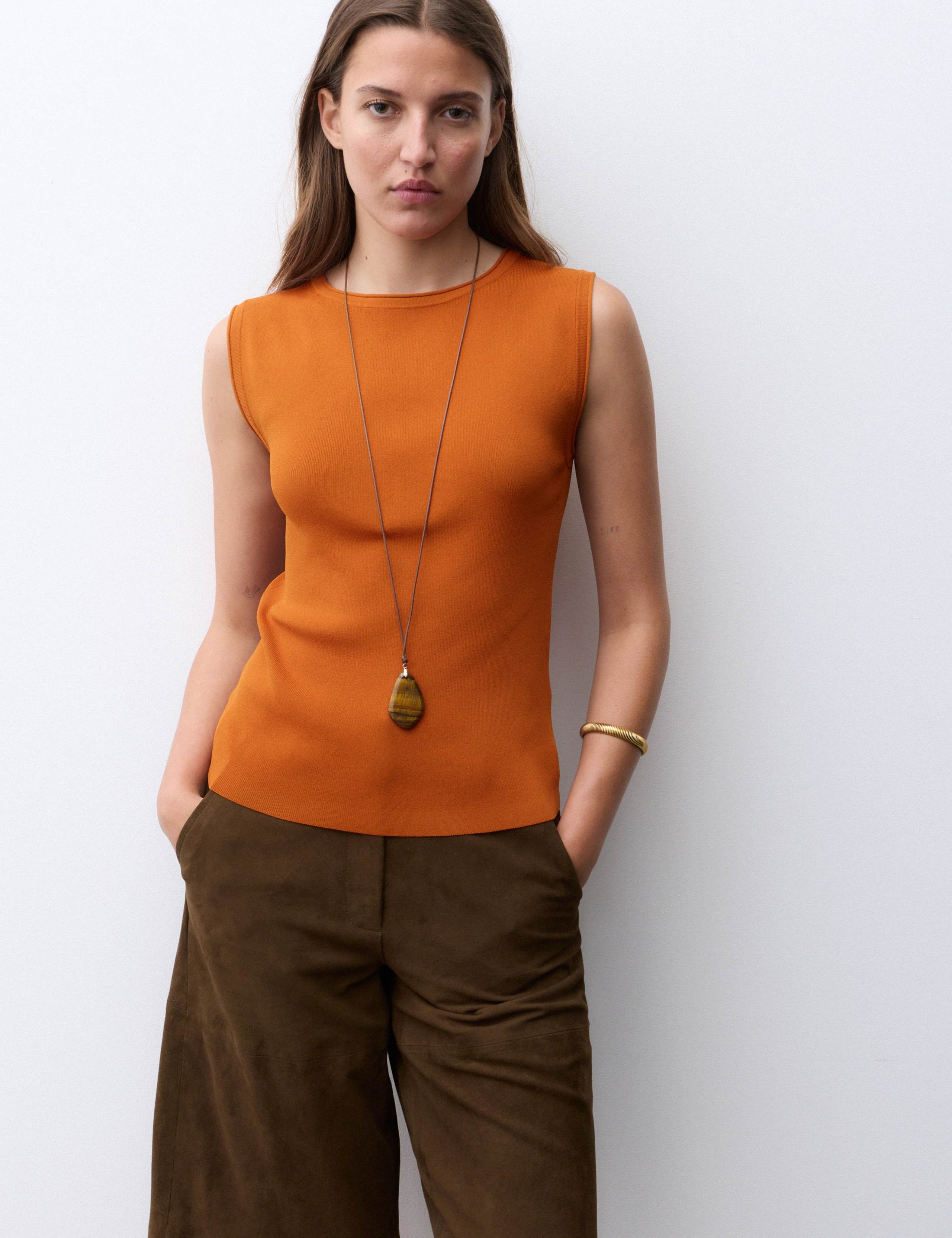Crew Neck Fitted Knitted Vest